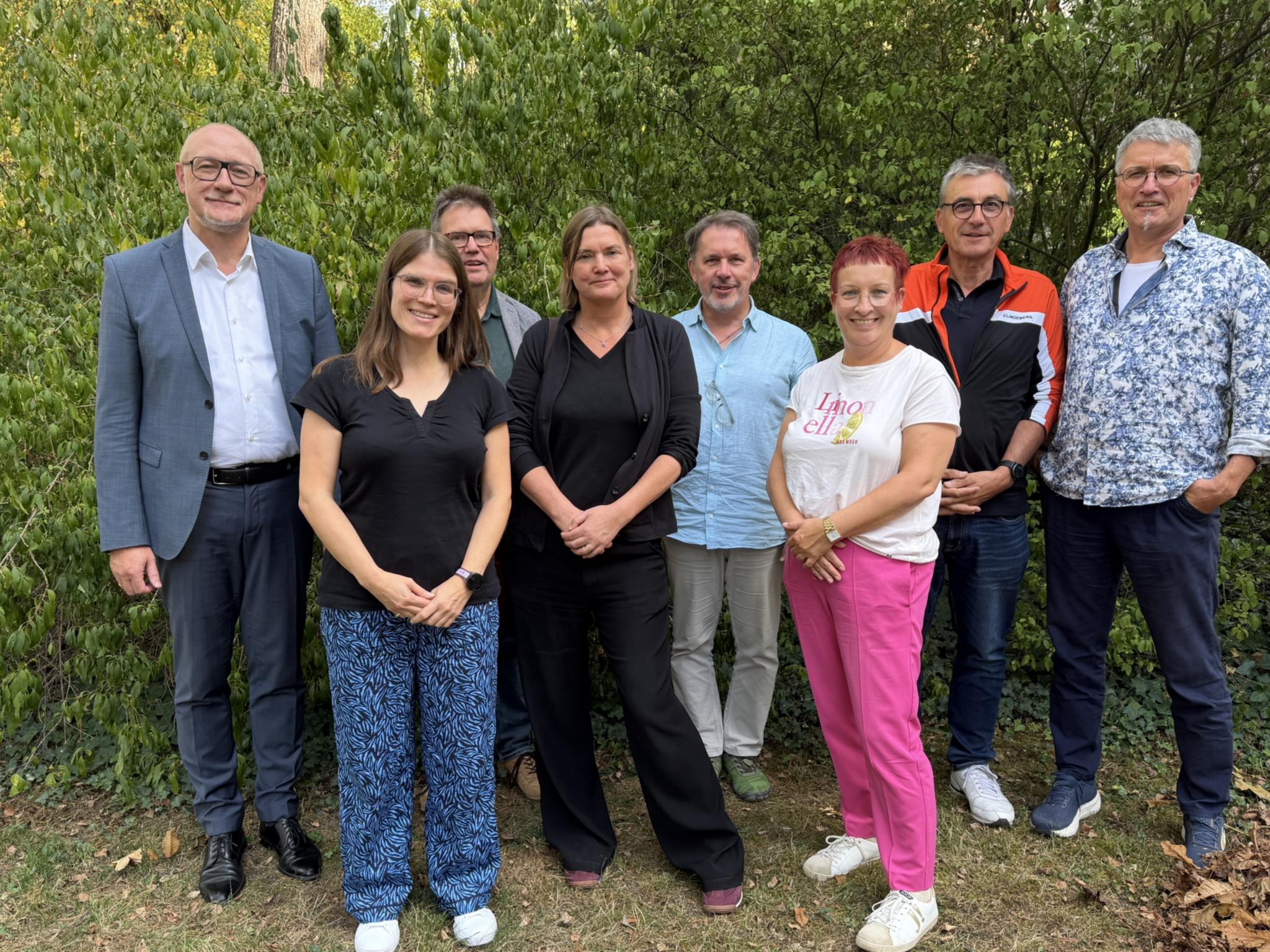 Ulrich Stinner, Judith Pesch, Felix Tölle, Dr. Gwendolin Wanderer, Markus Annen, Doris Hormesch, Hermann-Josef Mayers, Steffen Stutz (vlnr.)