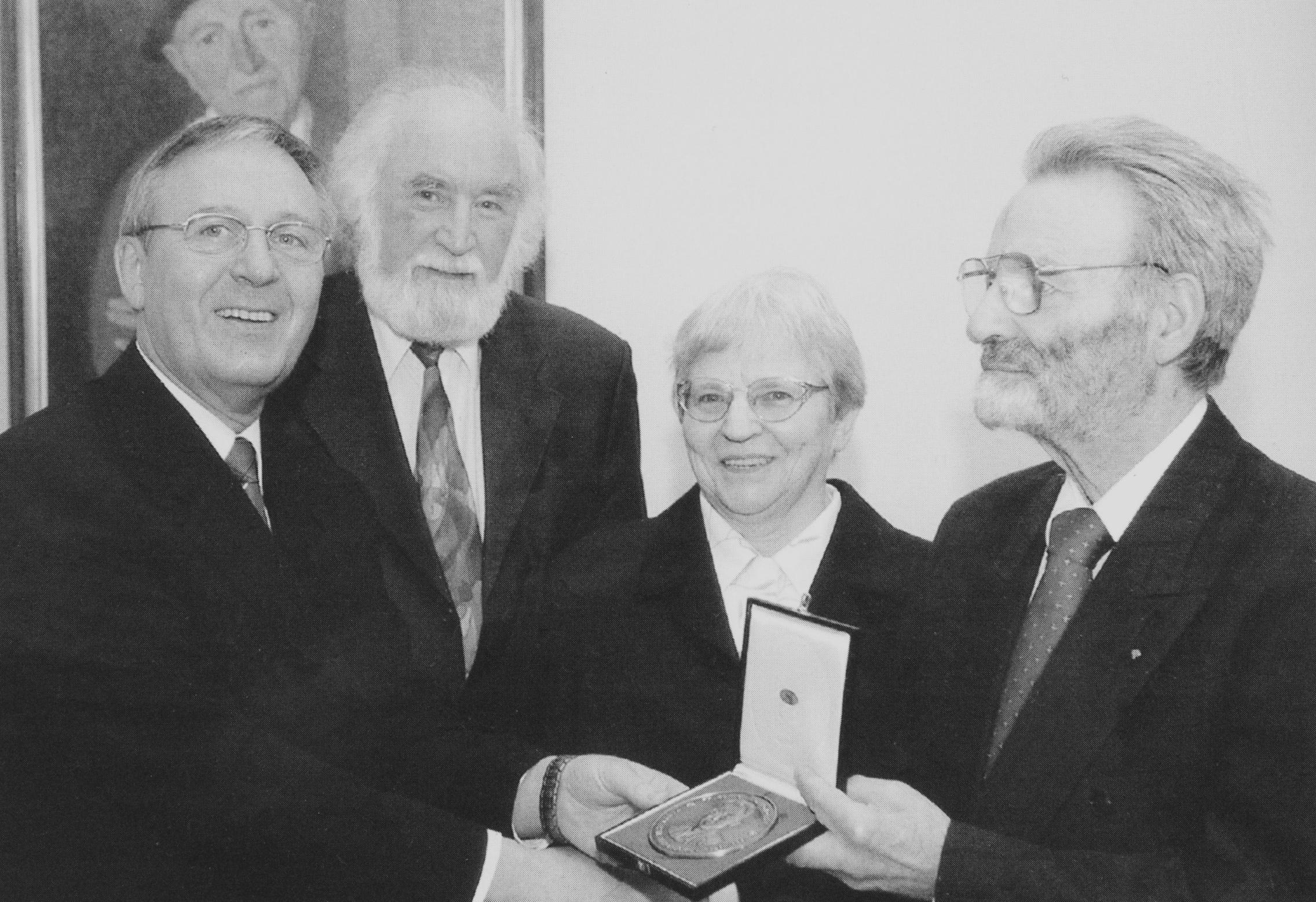 Verleihung der Schlomo-Rülf-Medaille in St. Wendel: Armin Lang, Prof. Herbert Jochum, Ursula Roth, Kurt Stiefel,