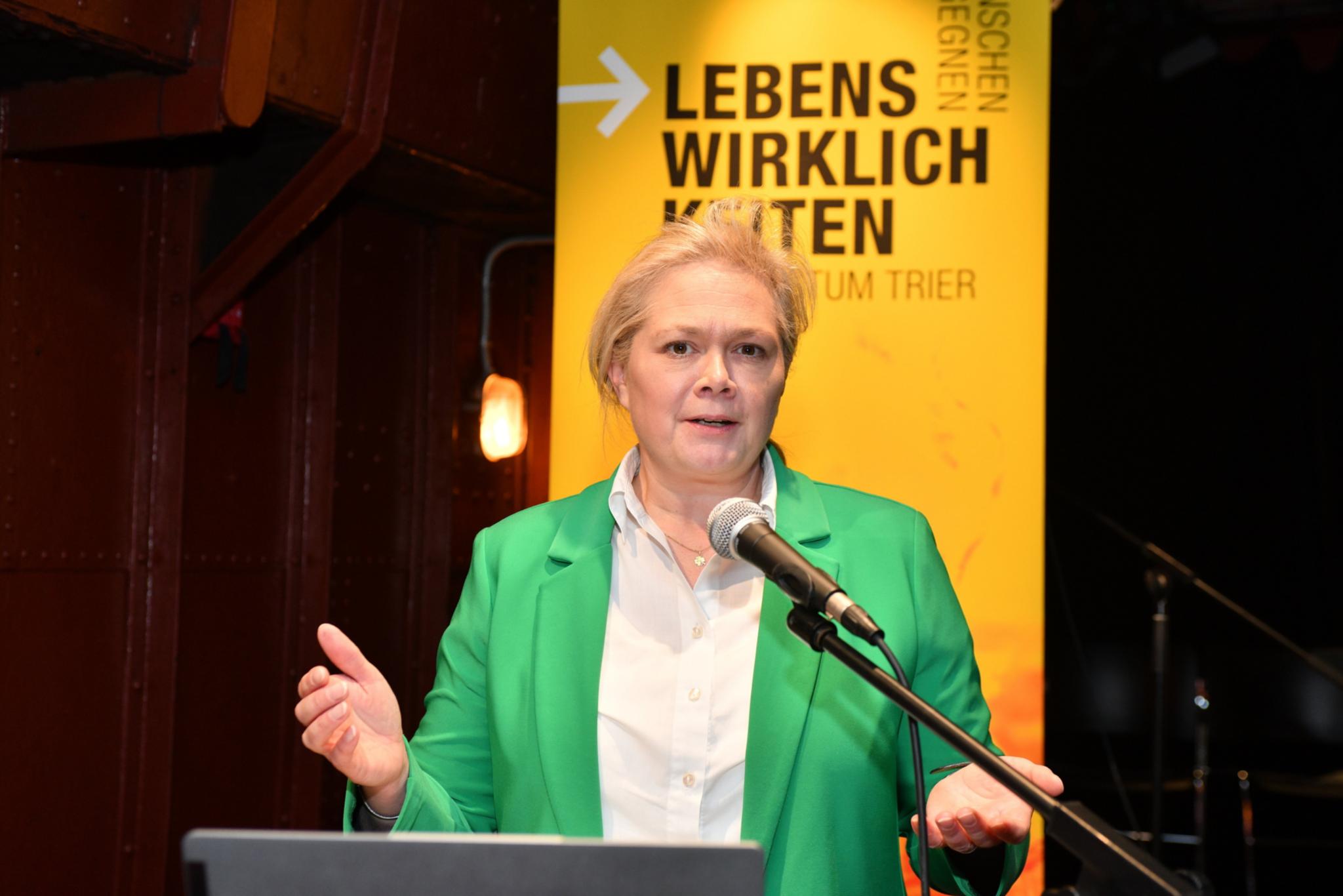 Landtagspräsidentin Heike Becker