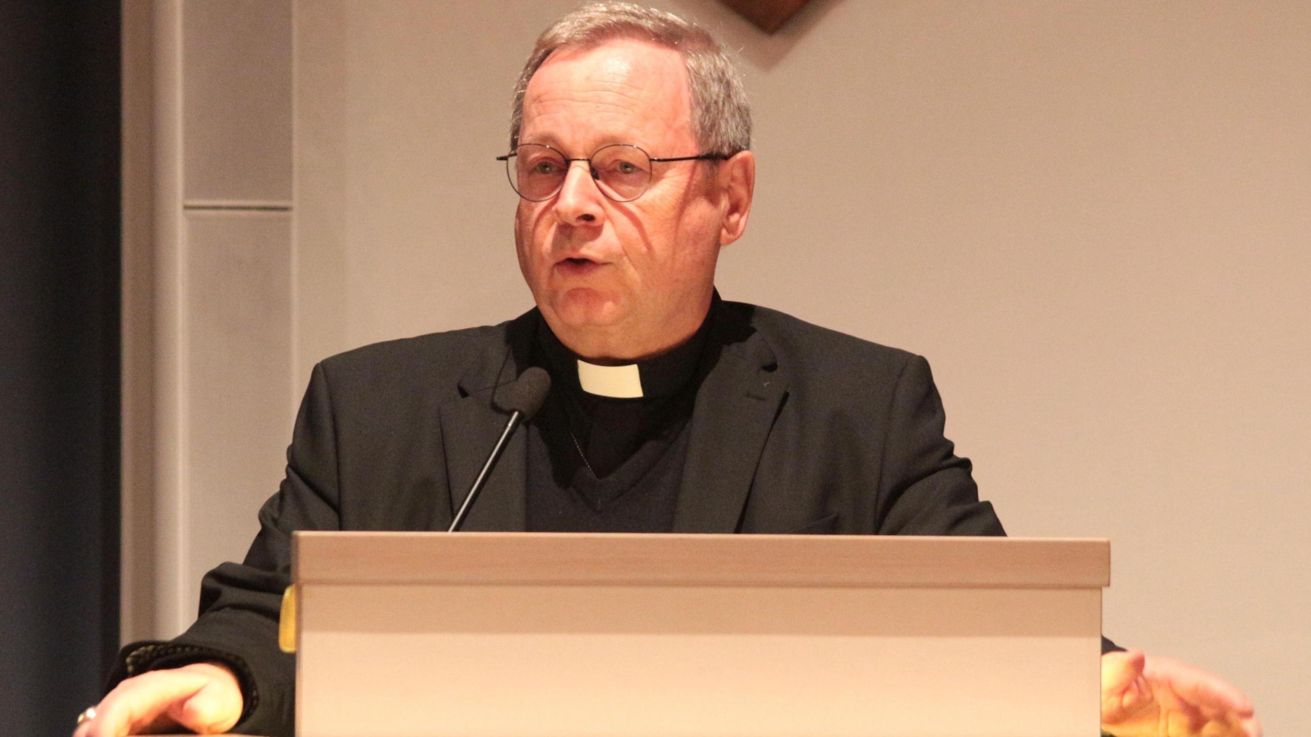 Bischof Dr. Georg Bätzing bei seiner Ansprache