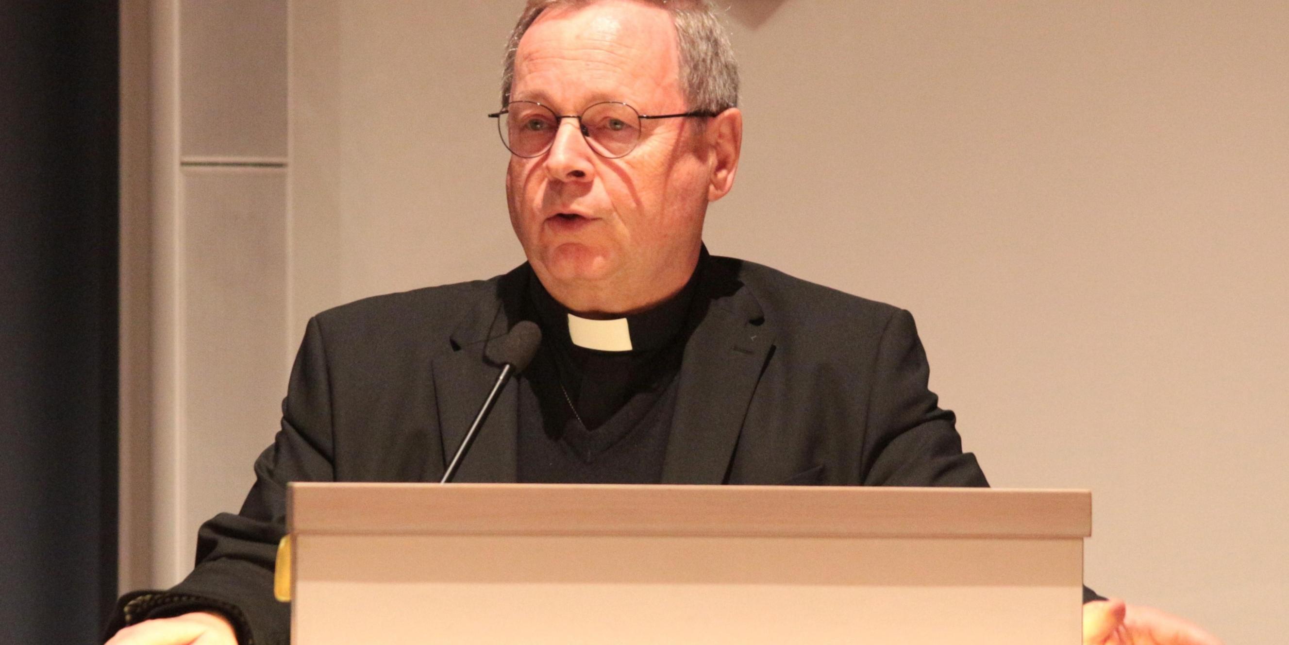 Bischof Dr. Georg Bätzing bei seiner Ansprache