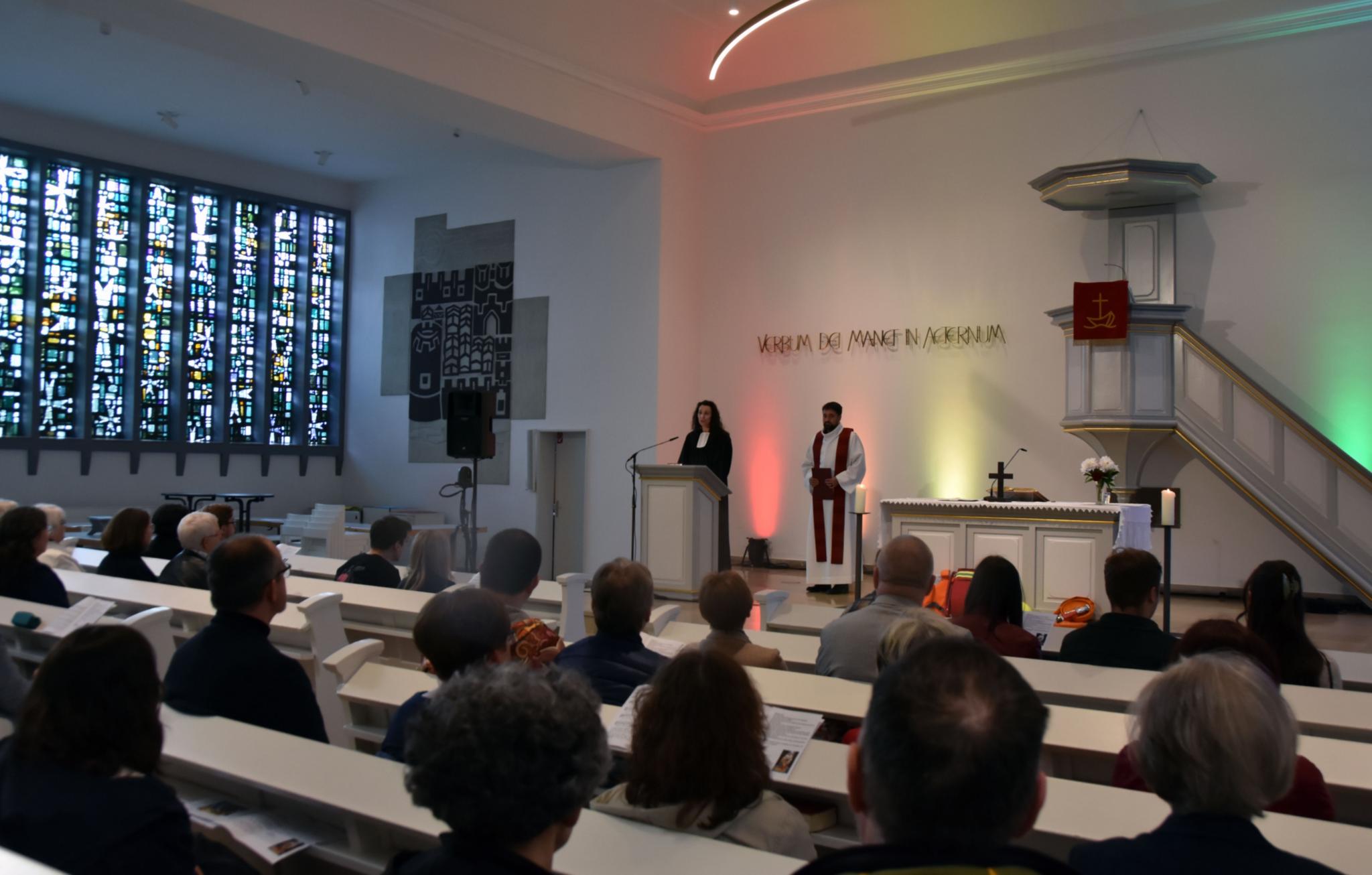 Eröffnungsgottesdienst in der Hugenottenkirche in Ludweiler.