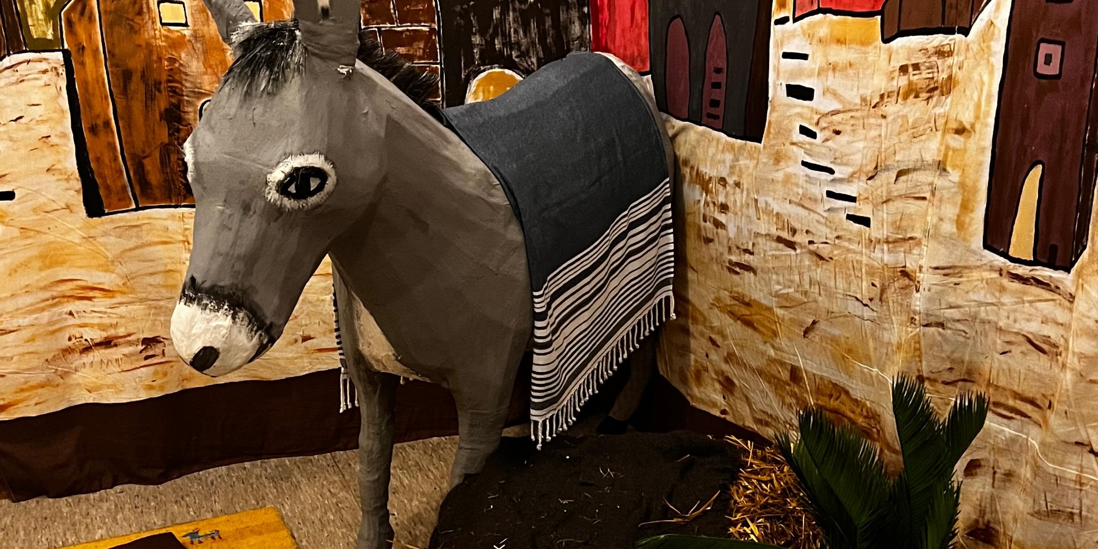 Der Ostergarten in Wadrill beginnt mit dem Einzug in Jerusalem.