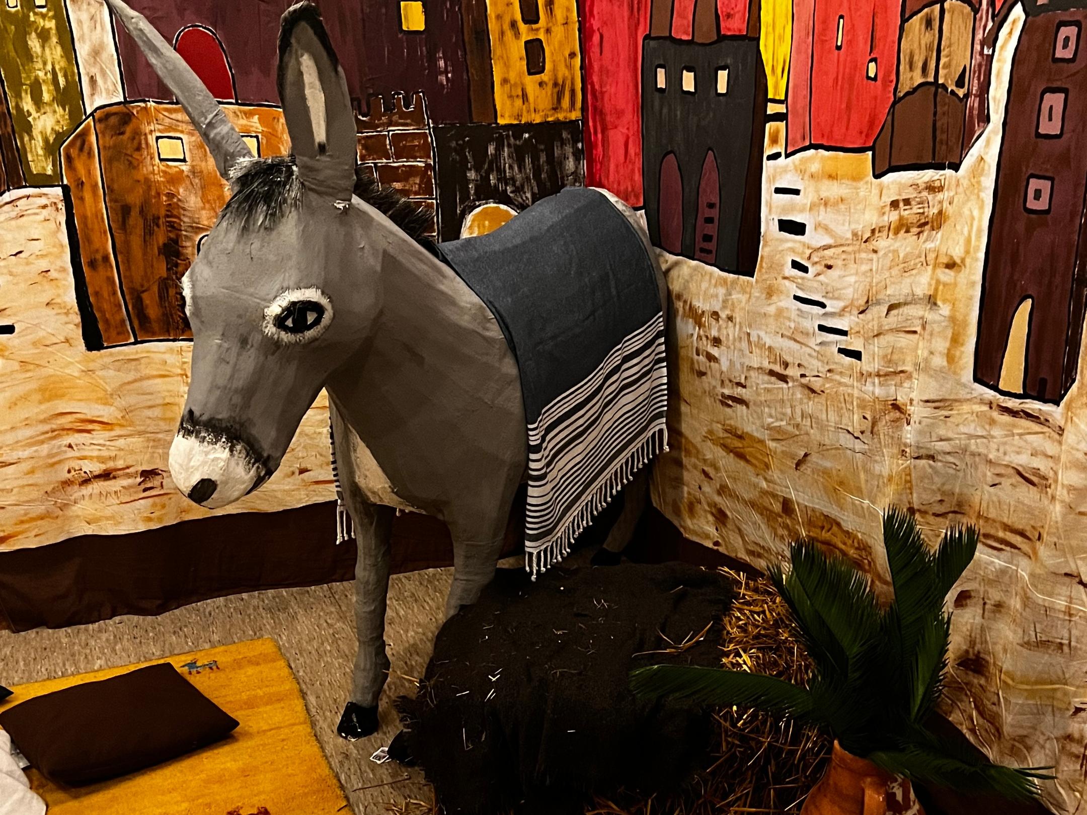 Der Ostergarten in Wadrill beginnt mit dem Einzug in Jerusalem.