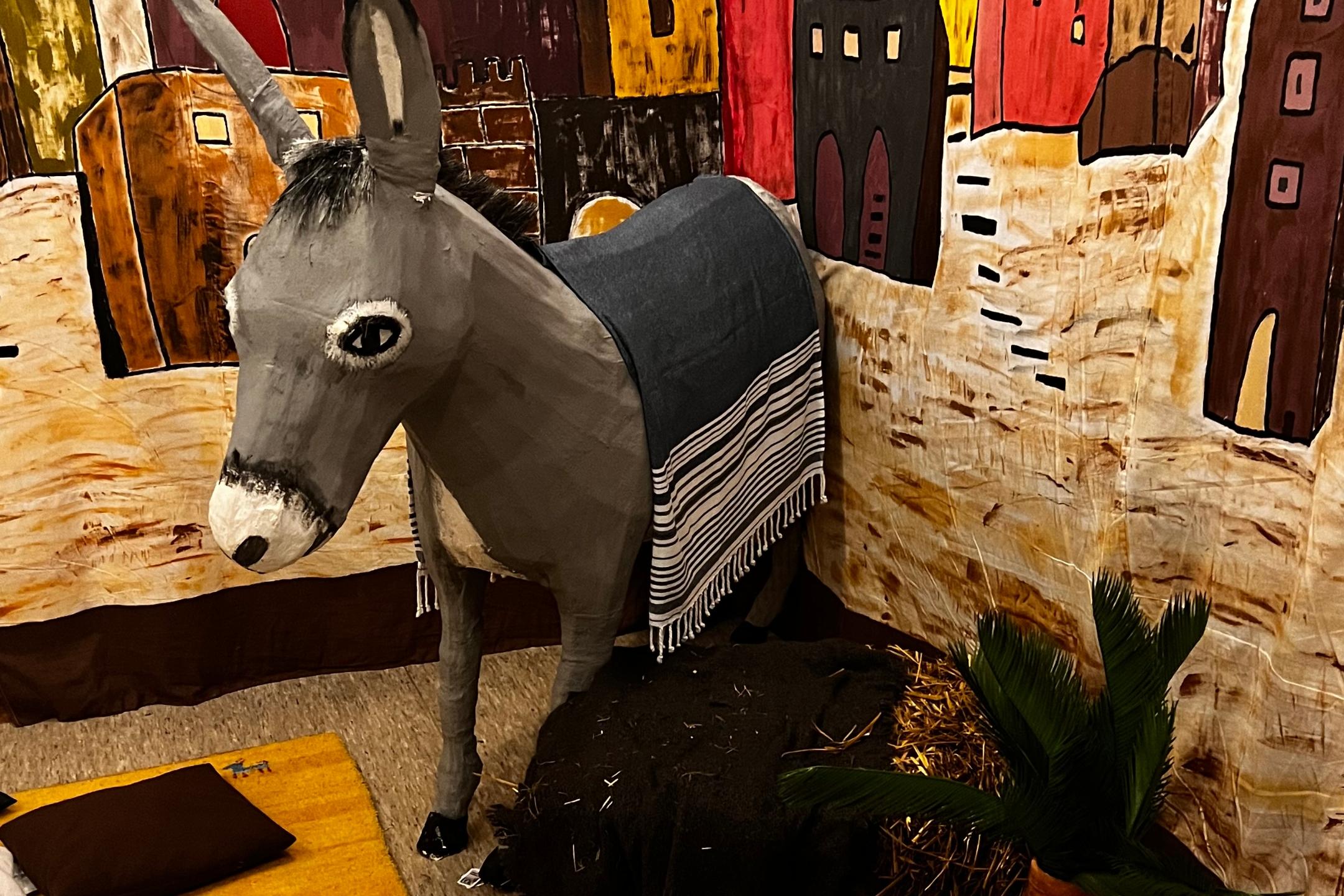 Der Ostergarten in Wadrill beginnt mit dem Einzug in Jerusalem.