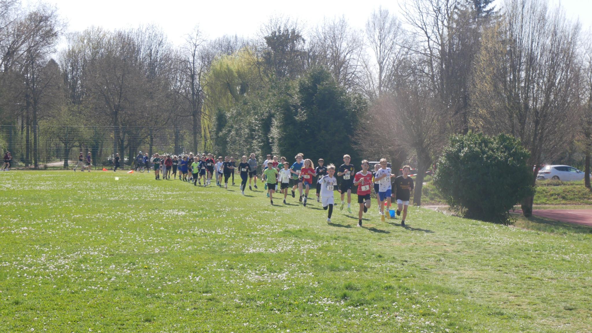 Insgesamt 4.500 Kilometer liefen die Willi-Graf-Schüler*innen bei dem Spendenlauf am 2. April.