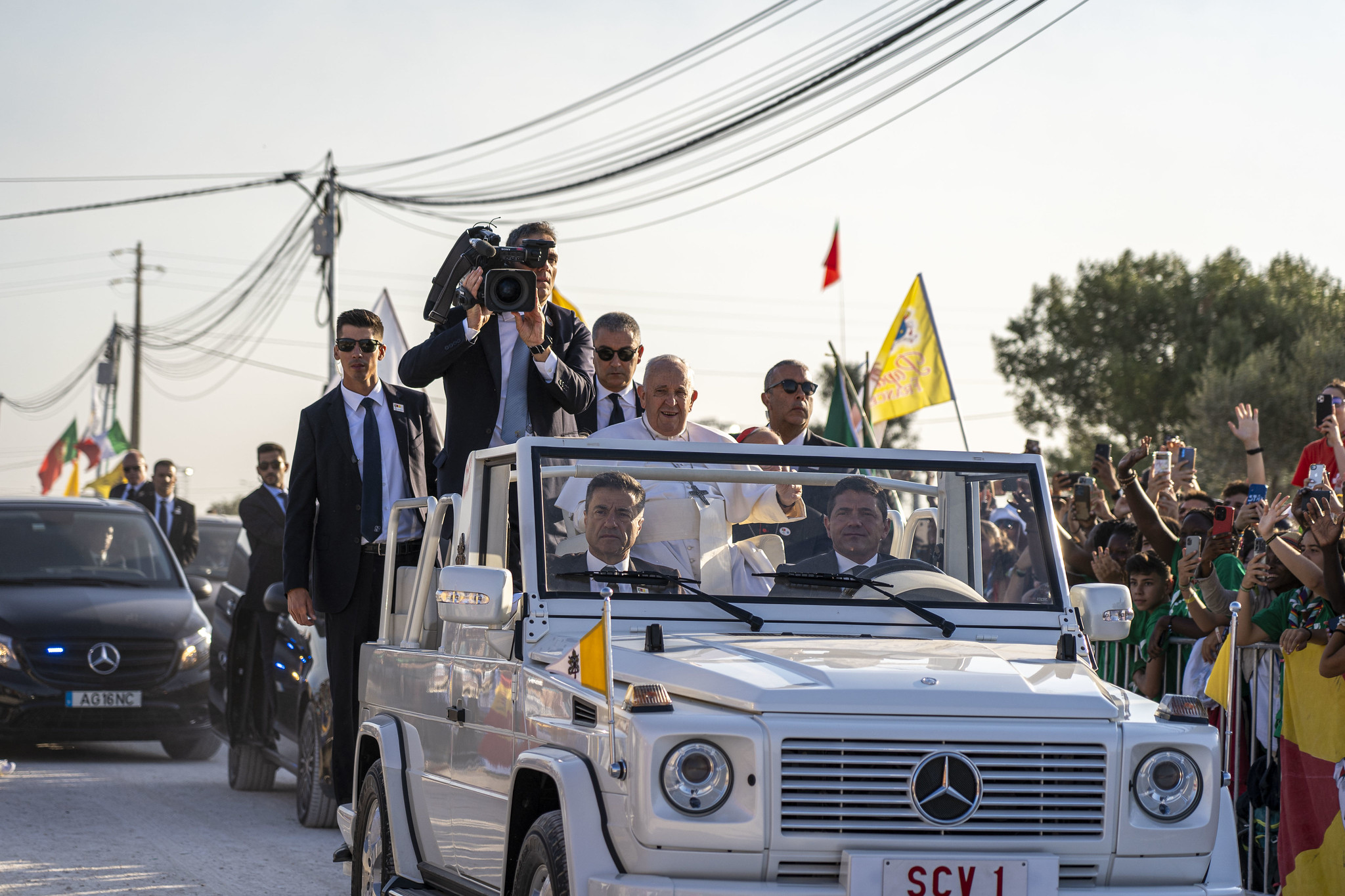 Papst Franziskus auf dem Weg zur Morgenmesse