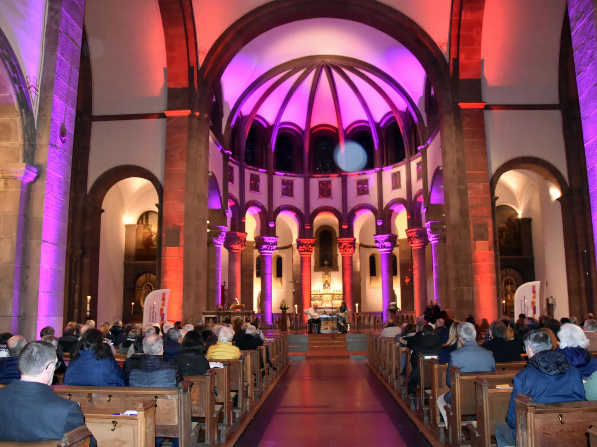 Rund 250 Menschen kamen zur Eröffnung des Pastoralen Raums Dillingen.