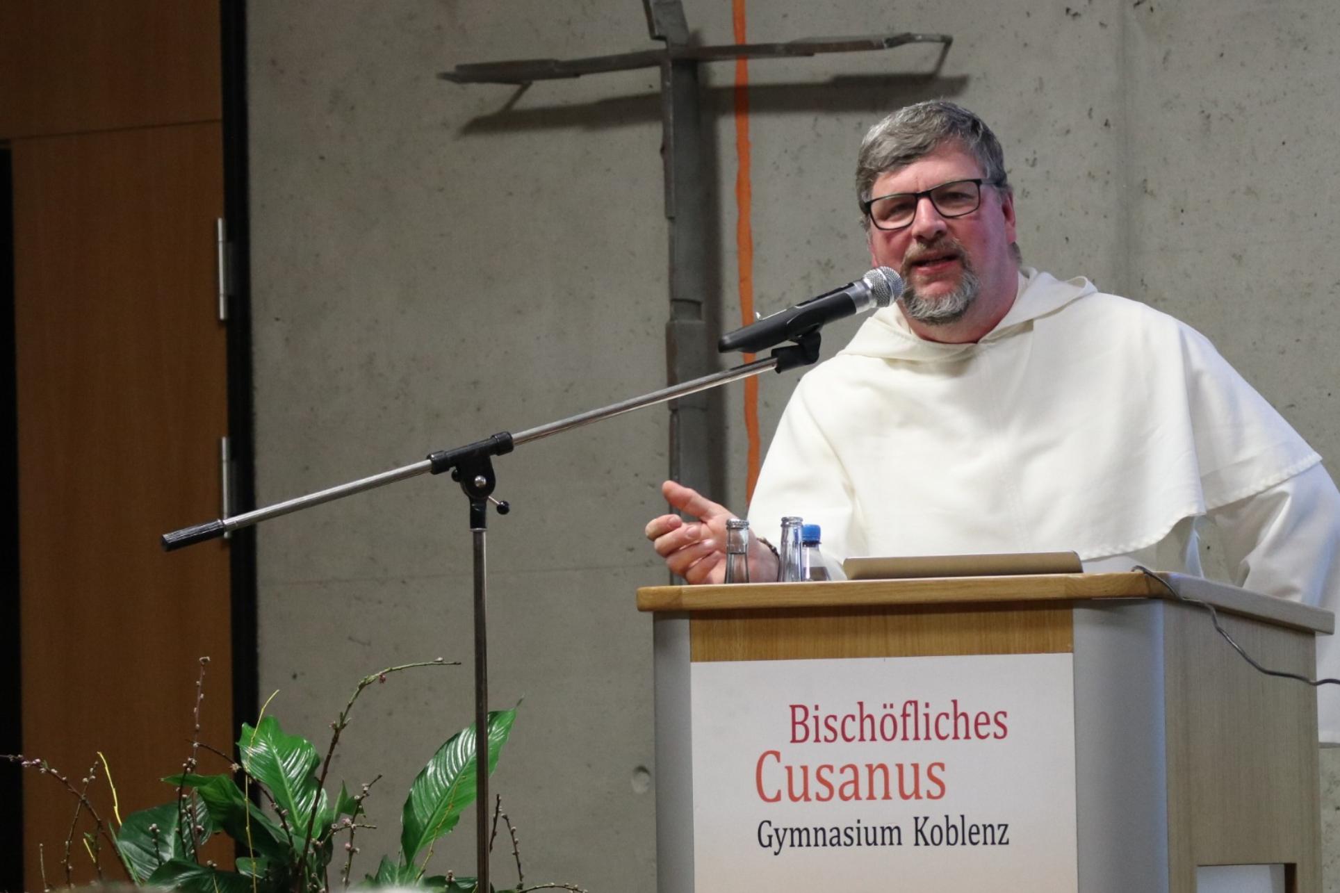 Pater Albert unterhielt die Anwesenden mit Impulsen und Anekdoten aus seinem Leben.