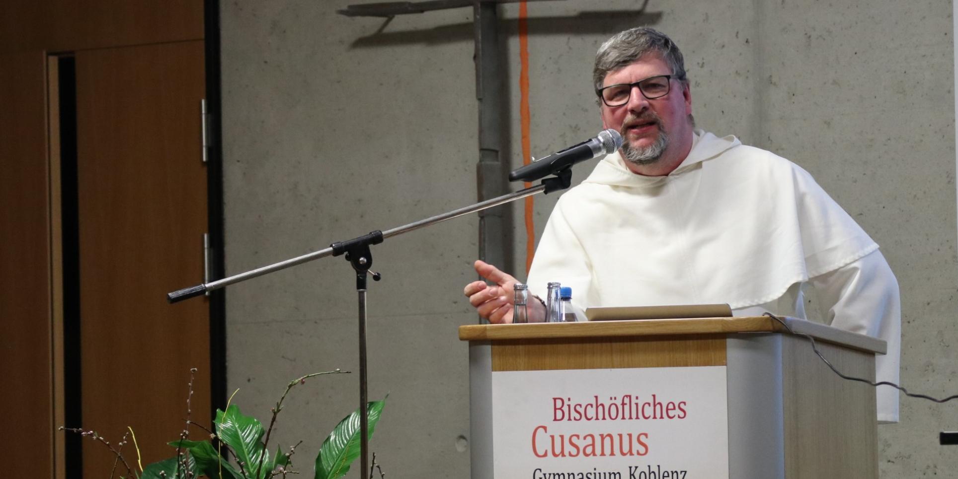 Pater Albert unterhielt die Anwesenden mit Impulsen und Anekdoten aus seinem Leben.