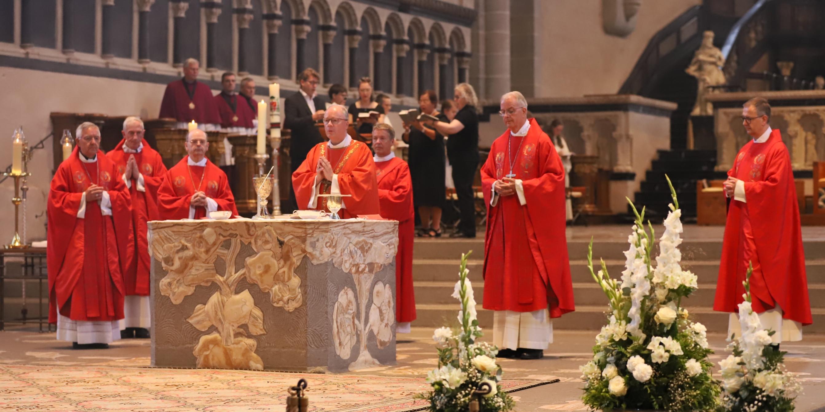 Gottesdienst zum Hochfest der Apostel Petrus und Paulus im Trierer Dom