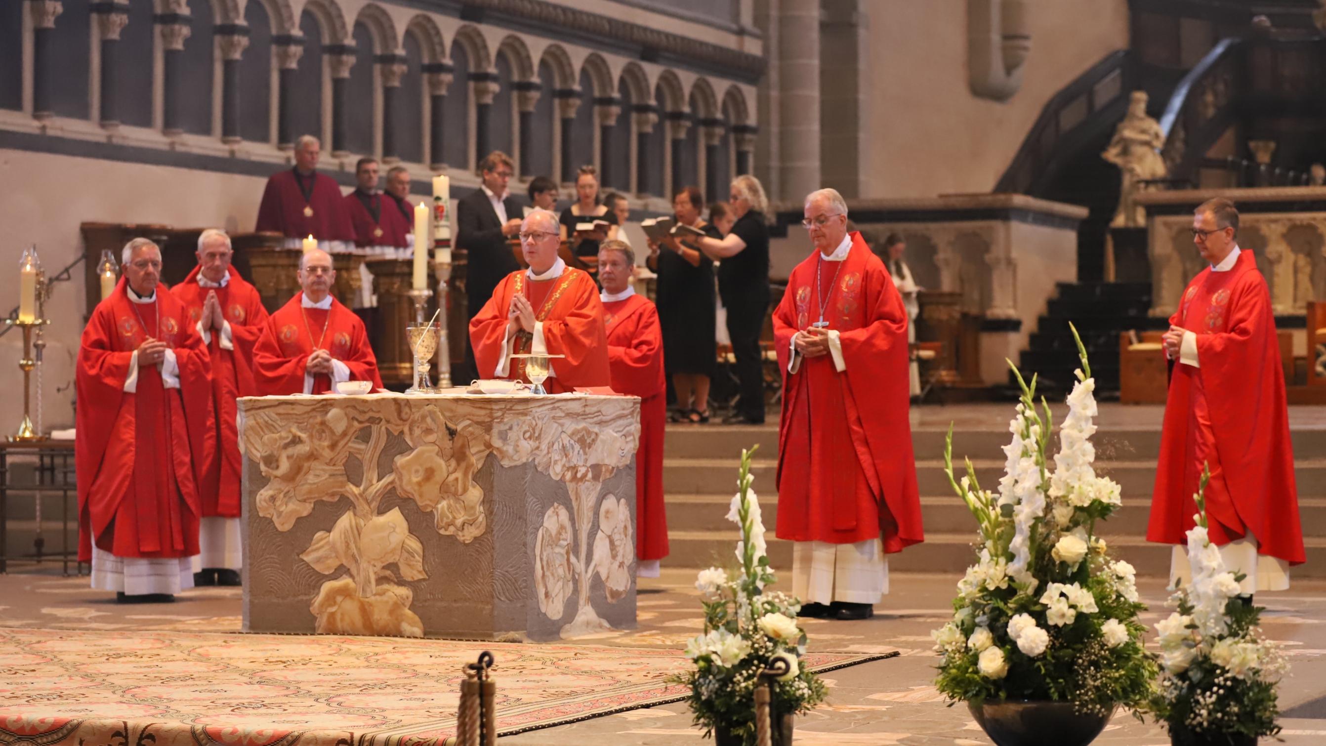 Gottesdienst zum Hochfest der Apostel Petrus und Paulus im Trierer Dom