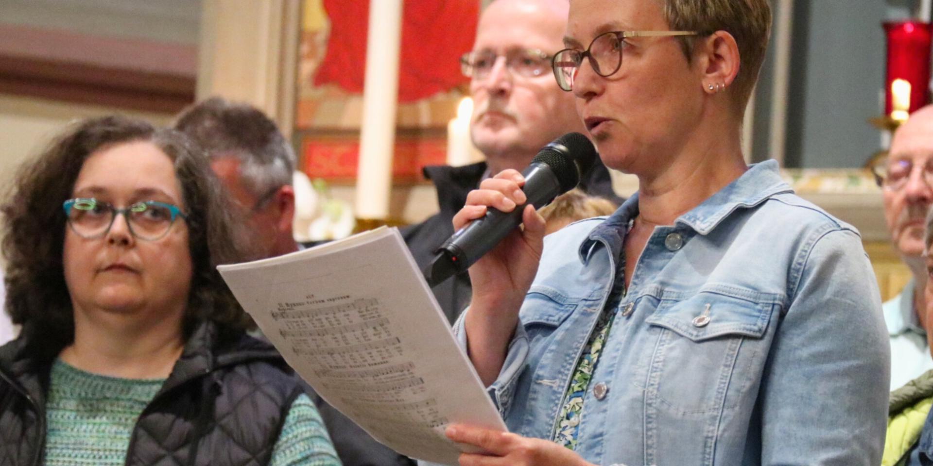 Jeder Abend der neuntägigen Pfingstnovene in Betzdorf wird von einer anderen Gruppe gestaltet.