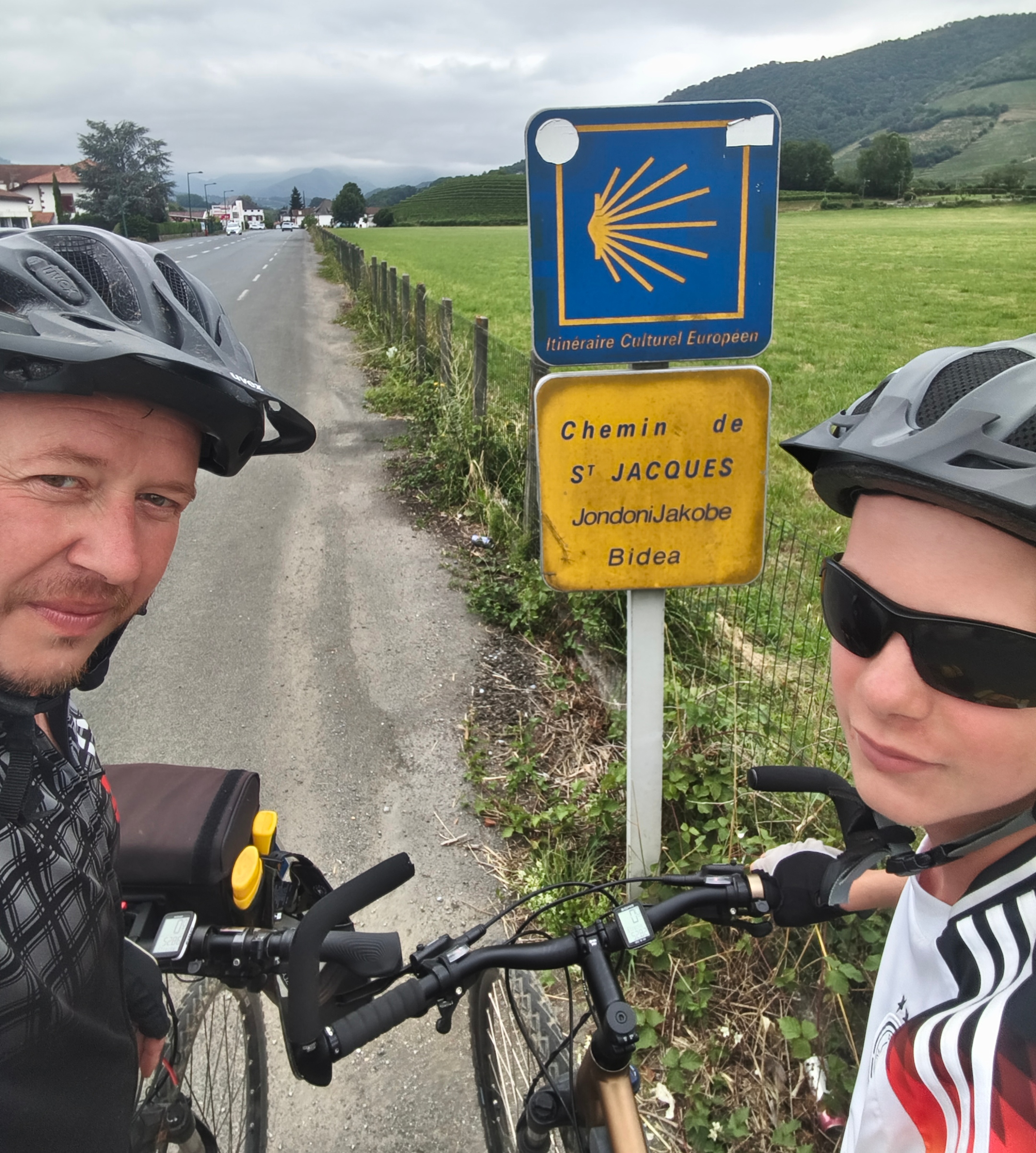 Folgten dem Zeichen der Muschel: Christian und MIka Wagner auf dem Weg nach Santiago de Compostela.