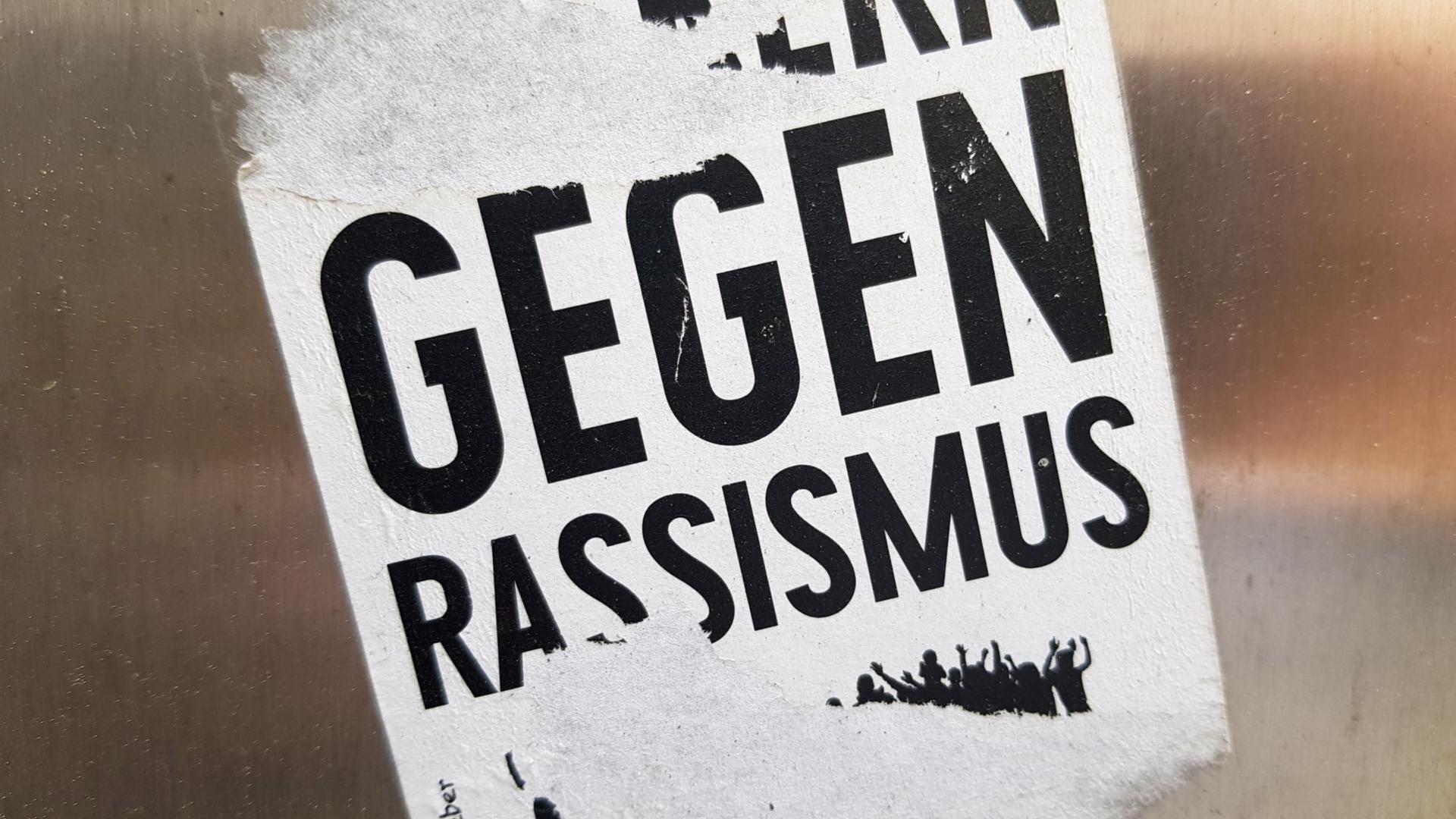 Rassismus-Aufkleber