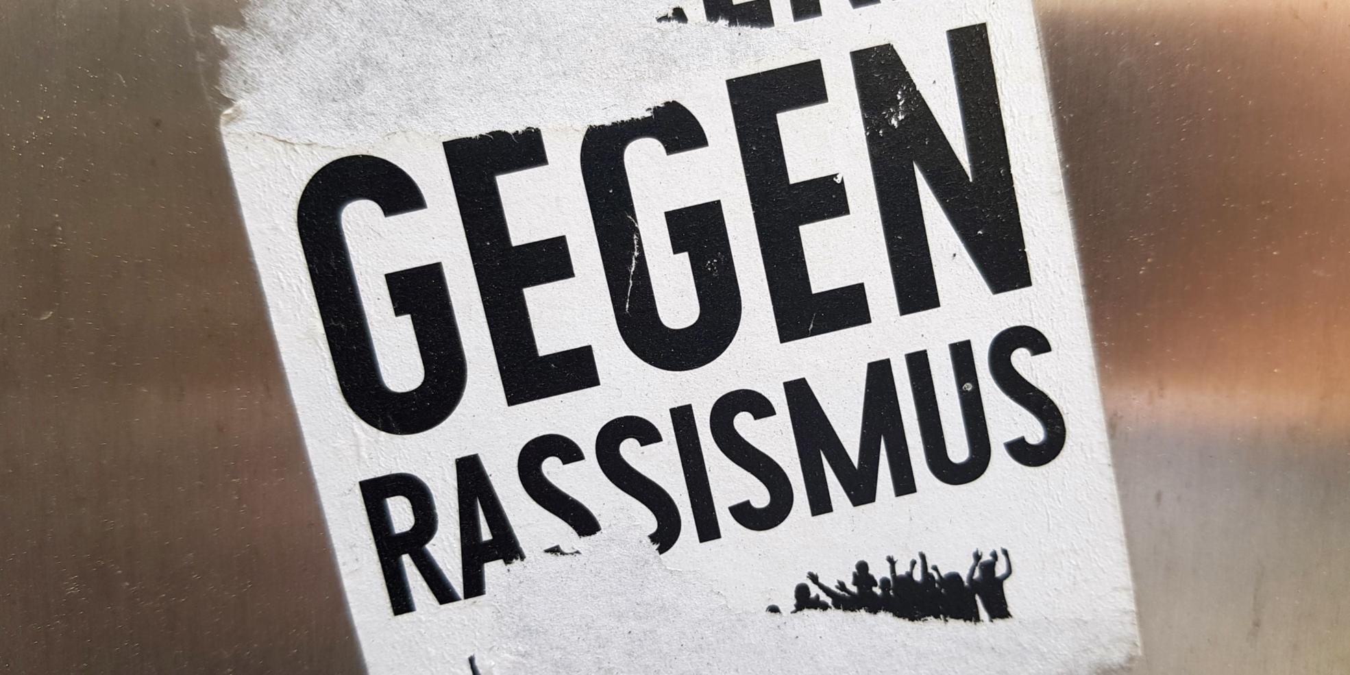 Rassismus-Aufkleber