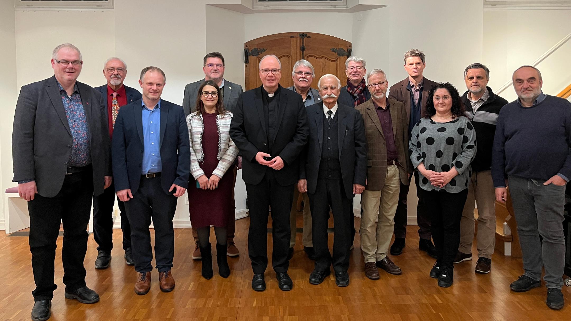 Der Trierer Bischof Dr. Stephan Ackermann traf sich in Neuwied mit dem 'Rat der Religionen'.