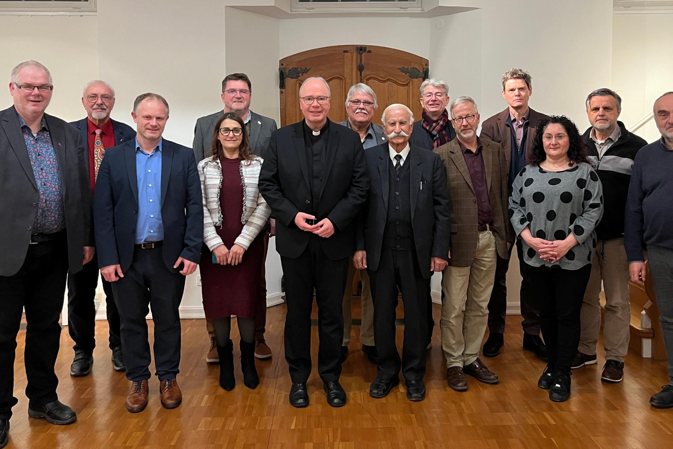 Der Trierer Bischof Dr. Stephan Ackermann traf sich in Neuwied mit dem 'Rat der Religionen'.