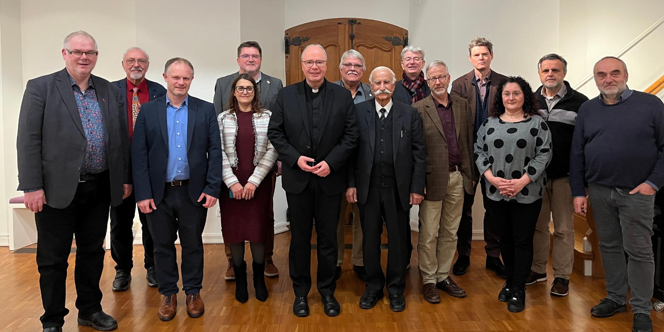 Der Trierer Bischof Dr. Stephan Ackermann traf sich in Neuwied mit dem 'Rat der Religionen'.