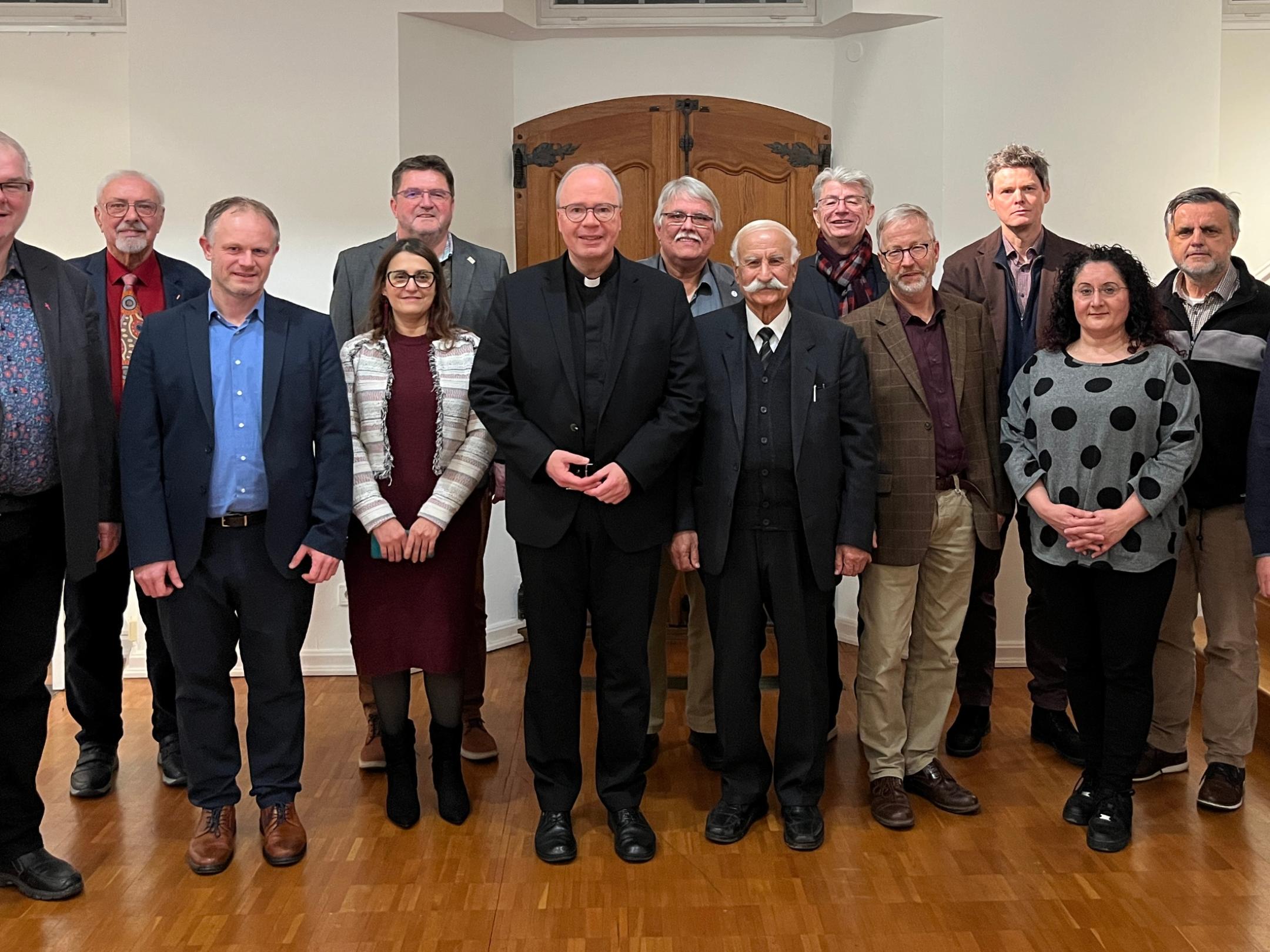Der Trierer Bischof Dr. Stephan Ackermann traf sich in Neuwied mit dem 'Rat der Religionen'.