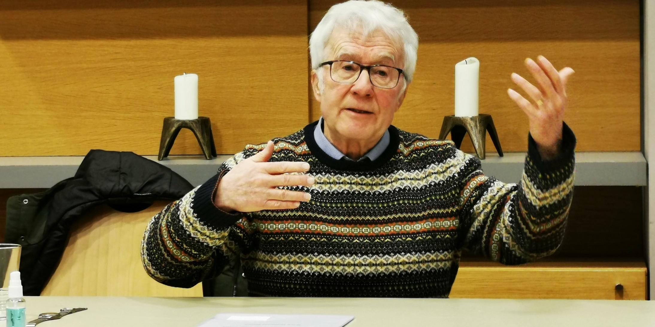 Dr. Günther Regentrop bei seinen Ausführungen.