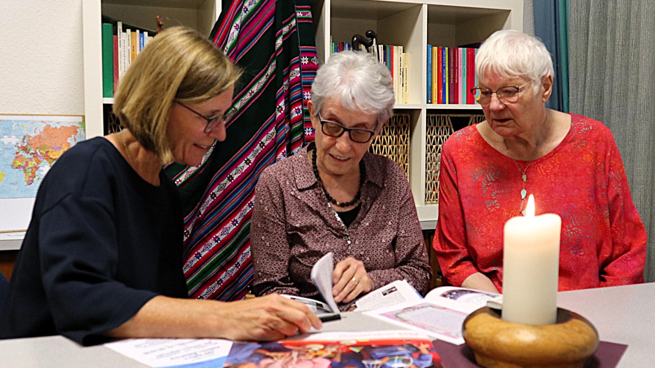 Iris Adams, Gisela Schad und Annemarie Albrecht