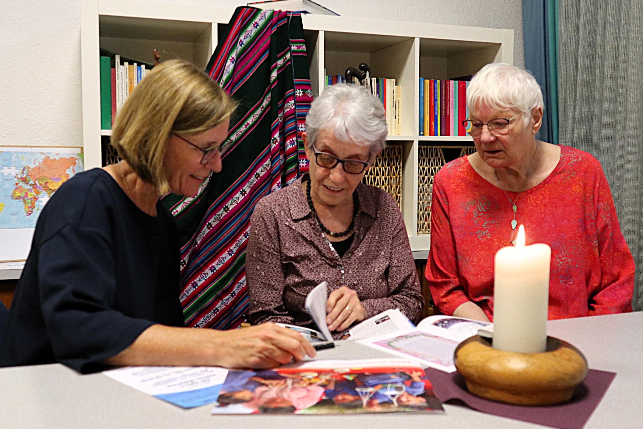 Iris Adams, Gisela Schad und Annemarie Albrecht