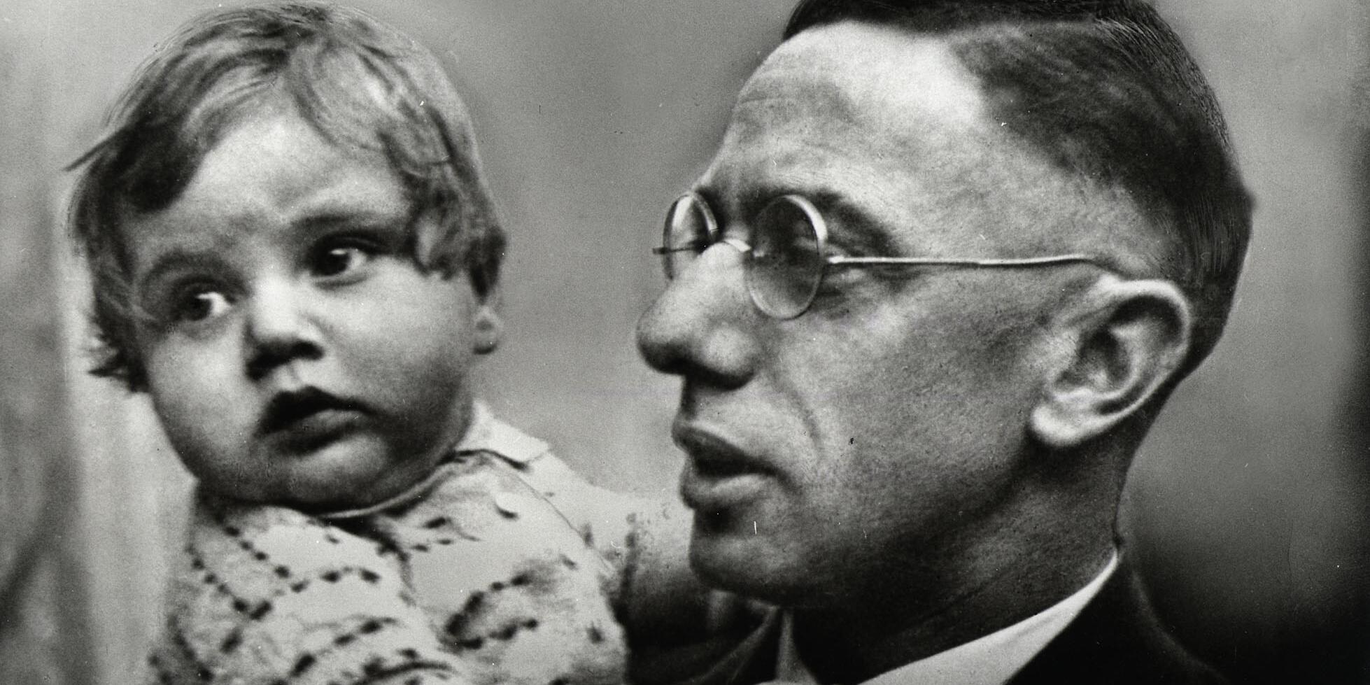 Nikolaus Groß mit seinem Sohn Robert.