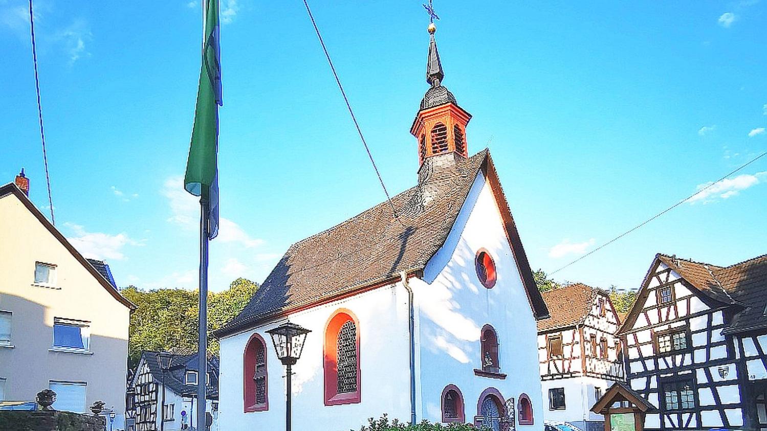 Außenansicht der Kapelle  St. Johannes  Baptist im  Bad Hönninger Stadtteil Ariendorf.