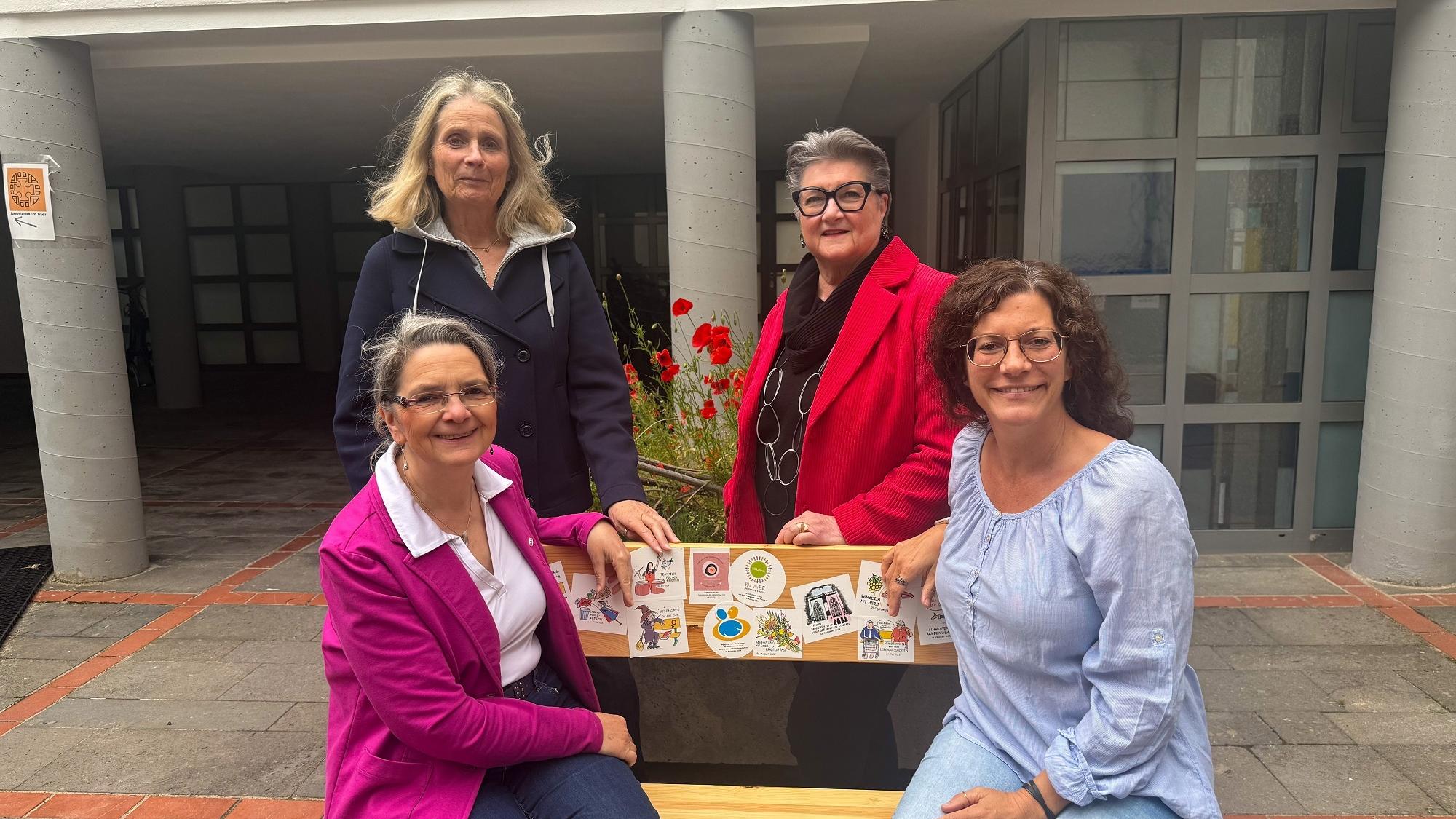 Das Projektteam Clara Brittner, kfd, Gemeindereferentin Silvia Schmitz-Metzler, Petra Löwenbrück, kfd, und Pastoralreferentin Nicole Hau-Grommes (von vorne links im Uhrzeigersinn).