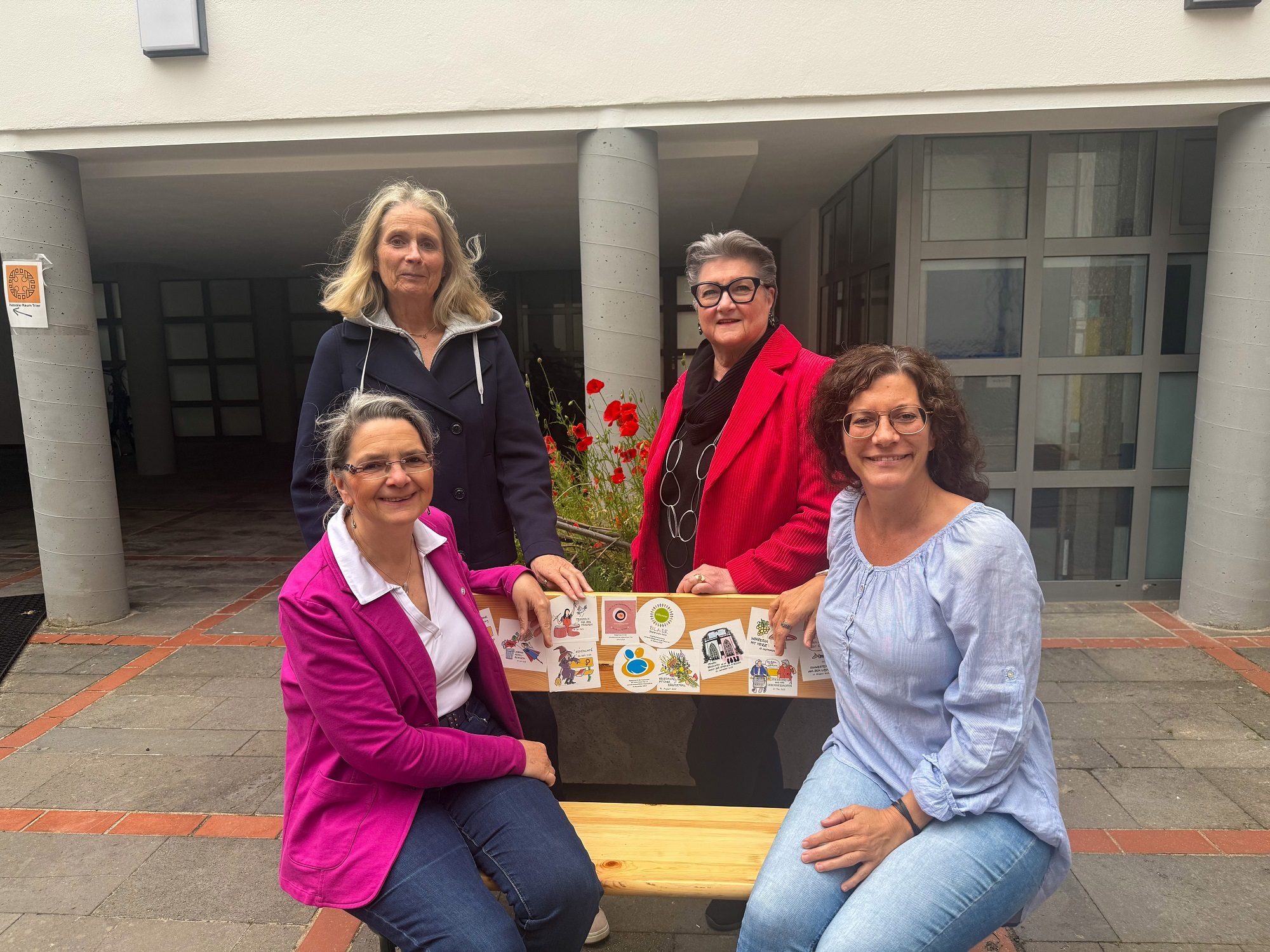 Das Projektteam Clara Brittner, kfd, Gemeindereferentin Silvia Schmitz-Metzler, Petra Löwenbrück, kfd, und Pastoralreferentin Nicole Hau-Grommes (von vorne links im Uhrzeigersinn).