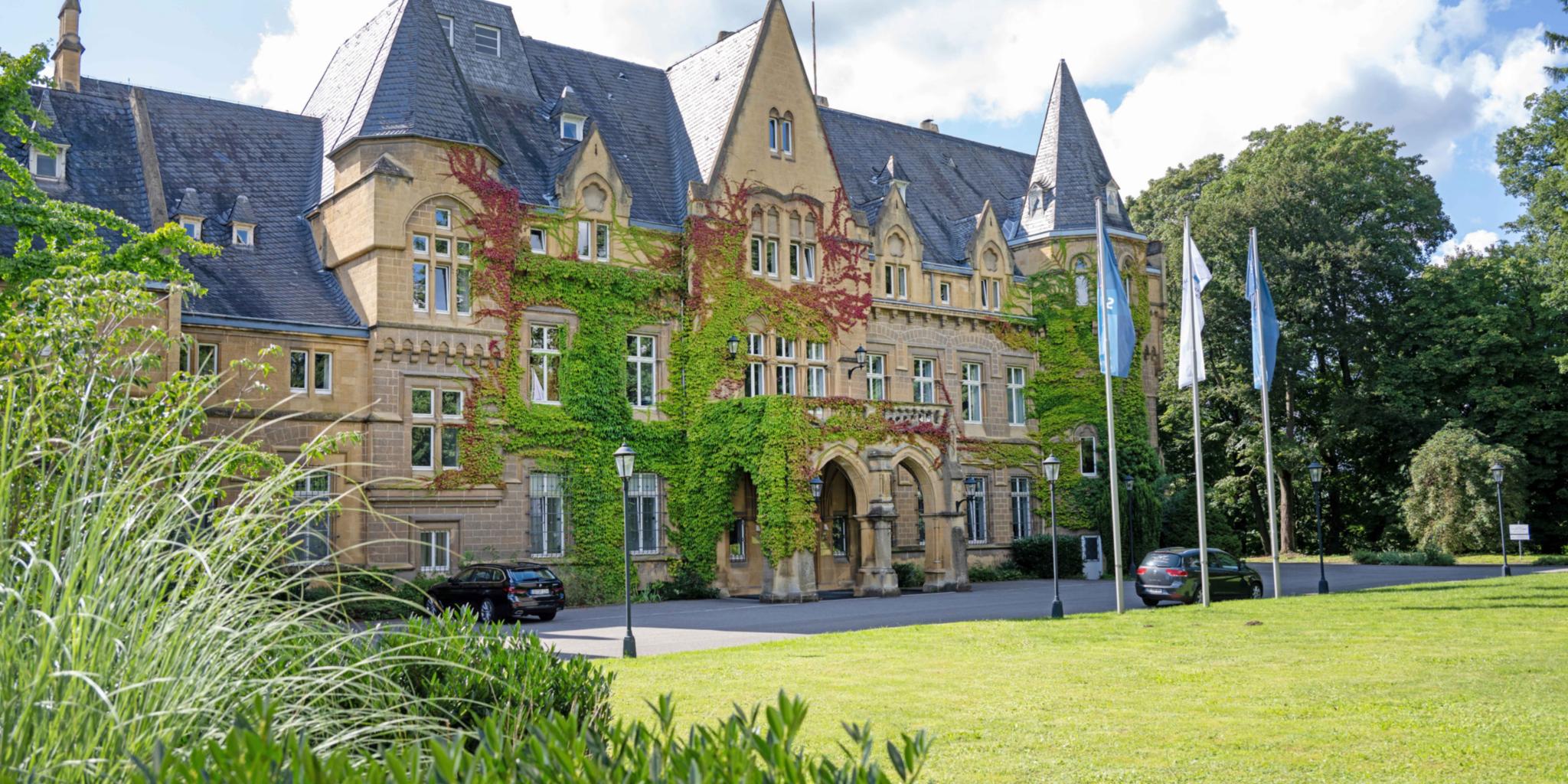 Der Rundweg führt auch am Schloss Halberg vorbei.