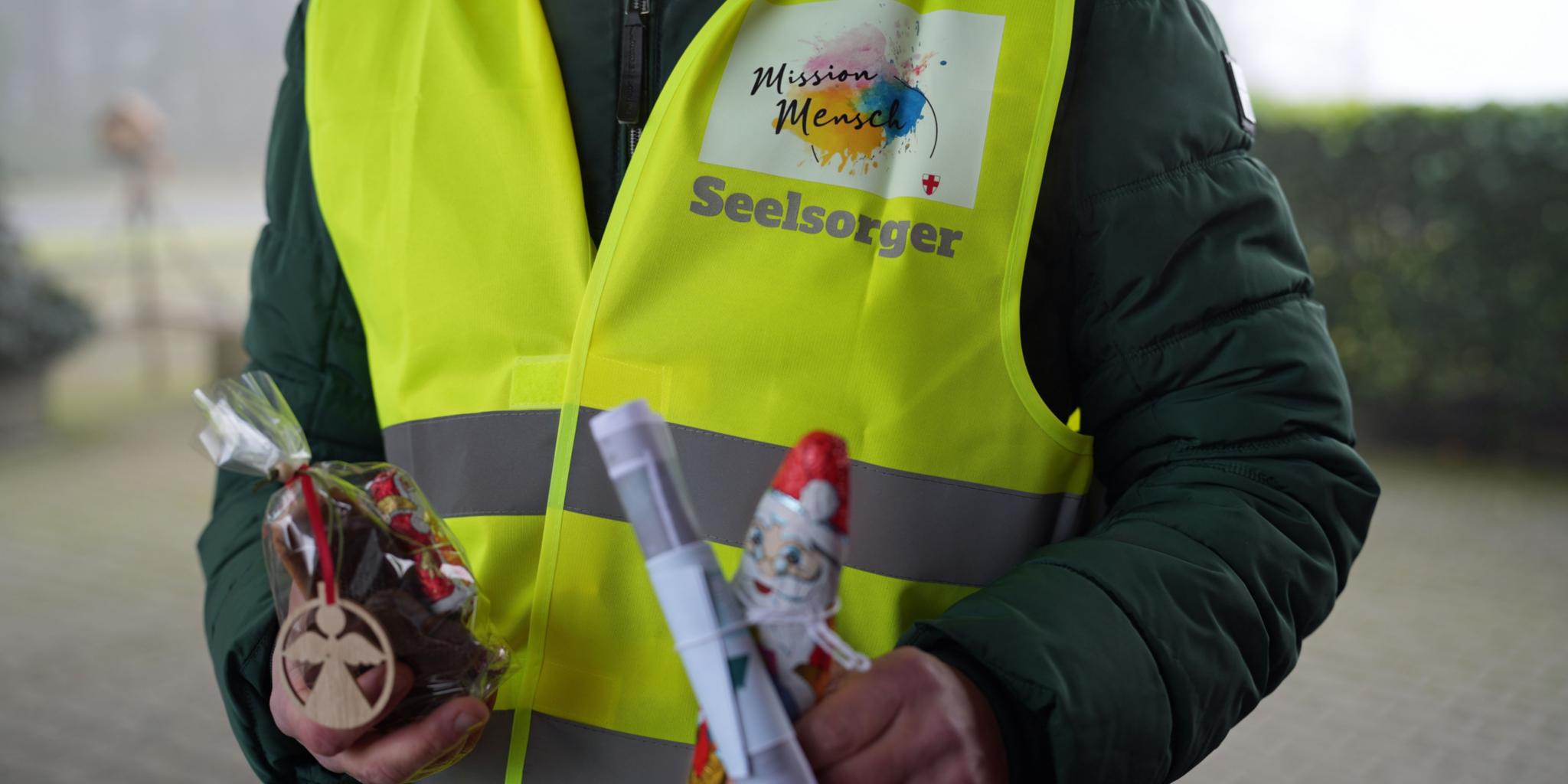 „Mission Mensch': Mitglieder des Missionarischen Teams bedanken sich bei den LKW-Fahrern.