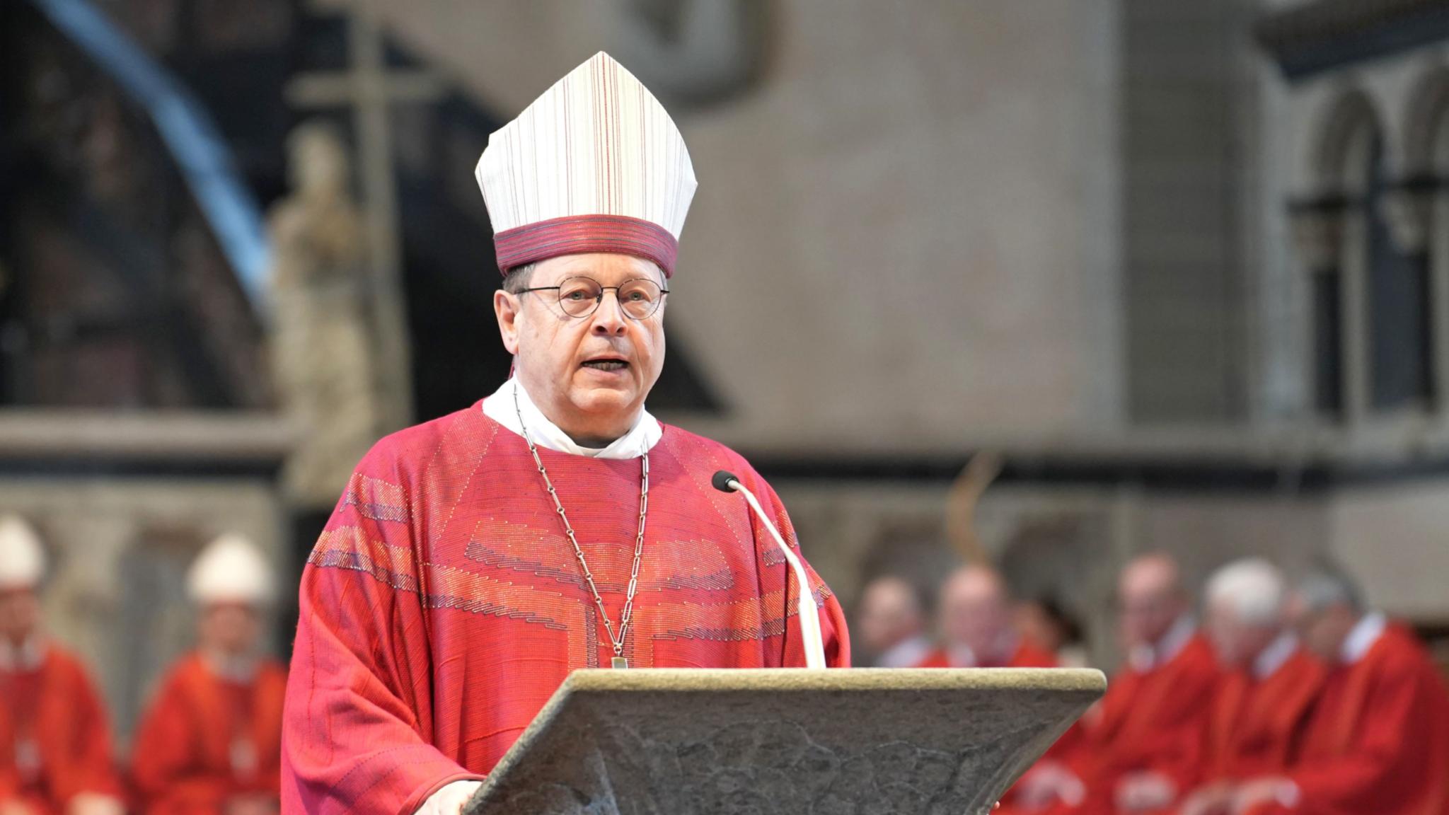 Der Limburger Bischof Dr. Georg Bätzing, der aus dem Bistum Trier stammt, stand dem Segnungsgottesdienst vor.