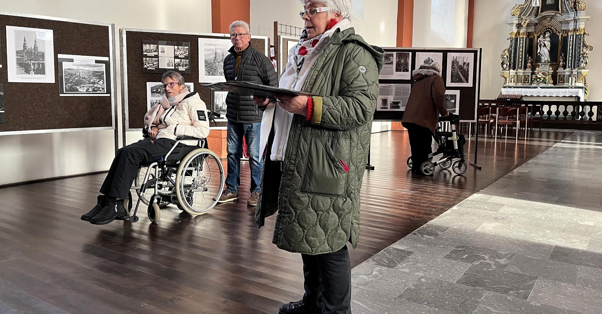 Monika Rolef bei ihrer Begrüßung in der St.-Salvator-Basilika.