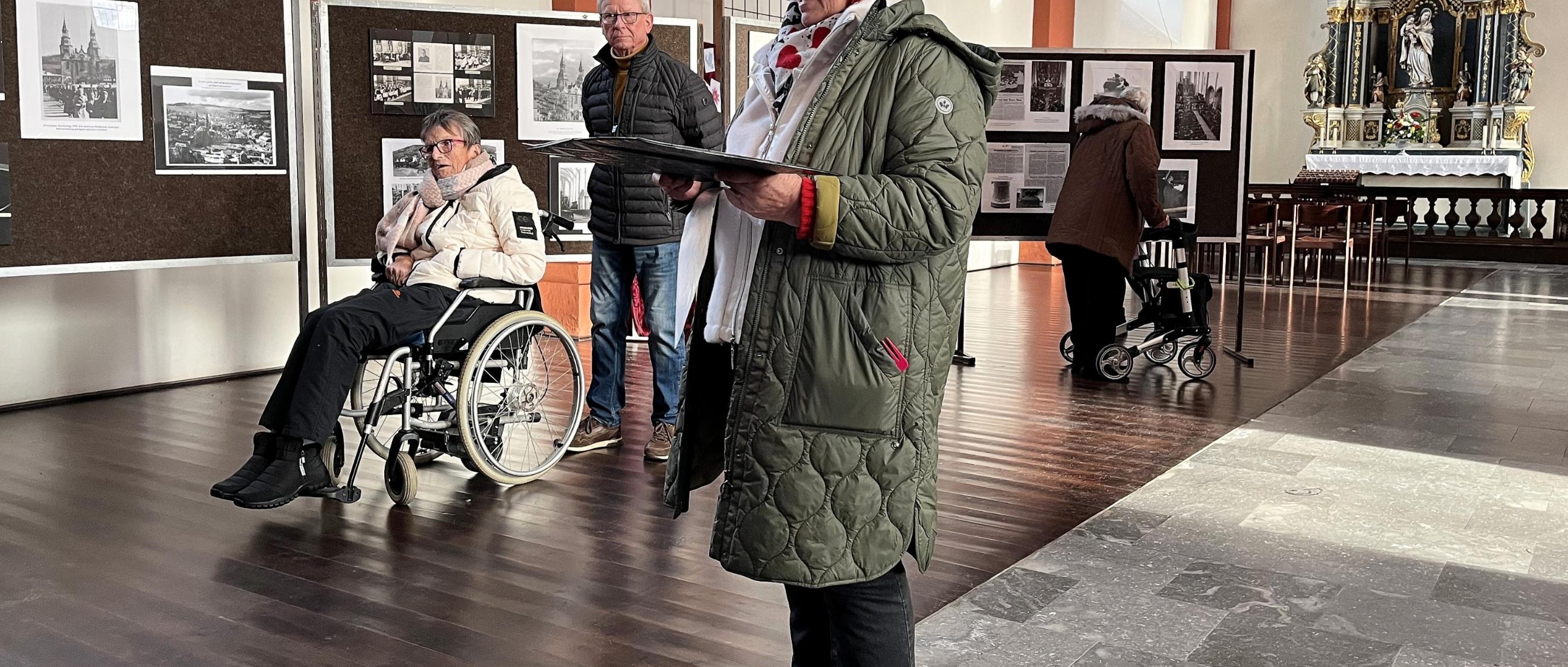 Monika Rolef bei ihrer Begrüßung in der St.-Salvator-Basilika.