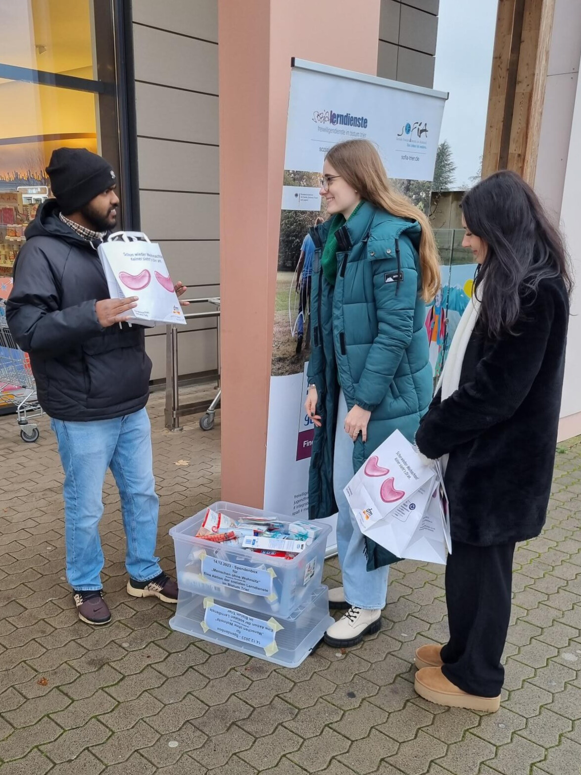 Die gespendeten Hygieneprodukte sind eine wertvolle Unterstützung, gerade jetzt in der kalten Jahreszeit
