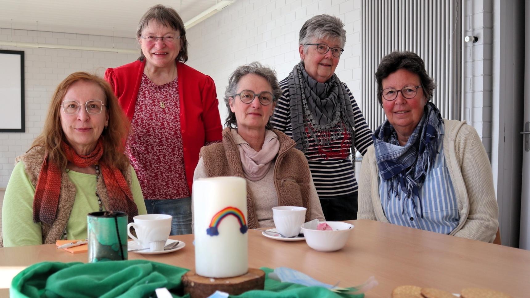 Das Leitungsteam des Hargesheimer Sprachcafés (v. links): Marita Raude-Gockel, Irmgard Daum, Astrid Pflügl, Monika Feidner und Beate Freimuth.