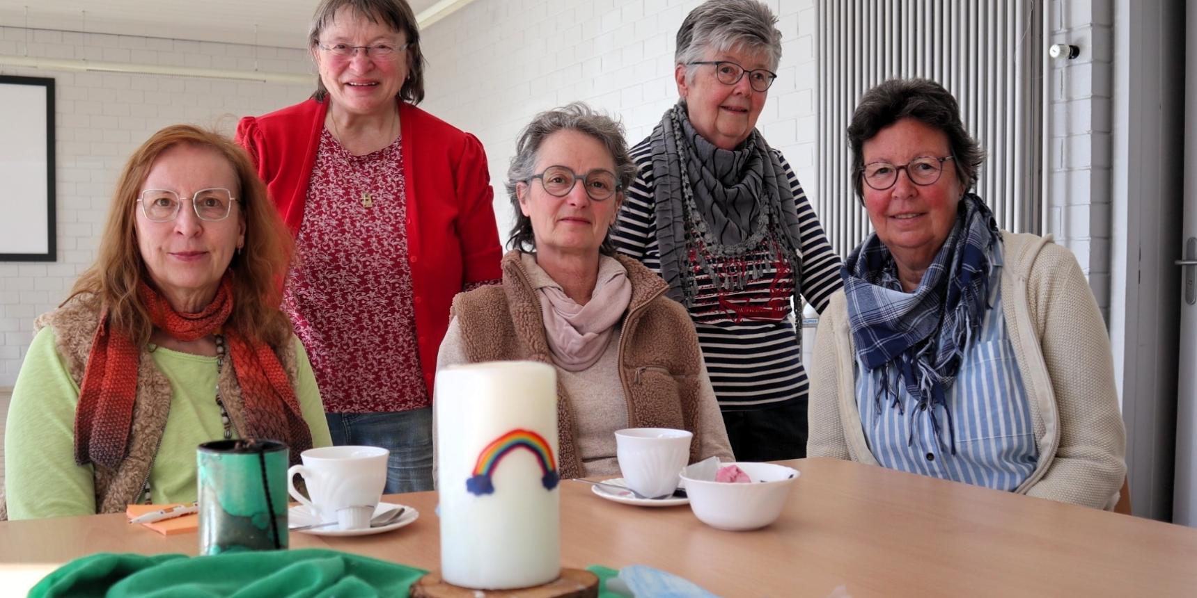 Das Leitungsteam des Hargesheimer Sprachcafés (v. links): Marita Raude-Gockel, Irmgard Daum, Astrid Pflügl, Monika Feidner und Beate Freimuth.