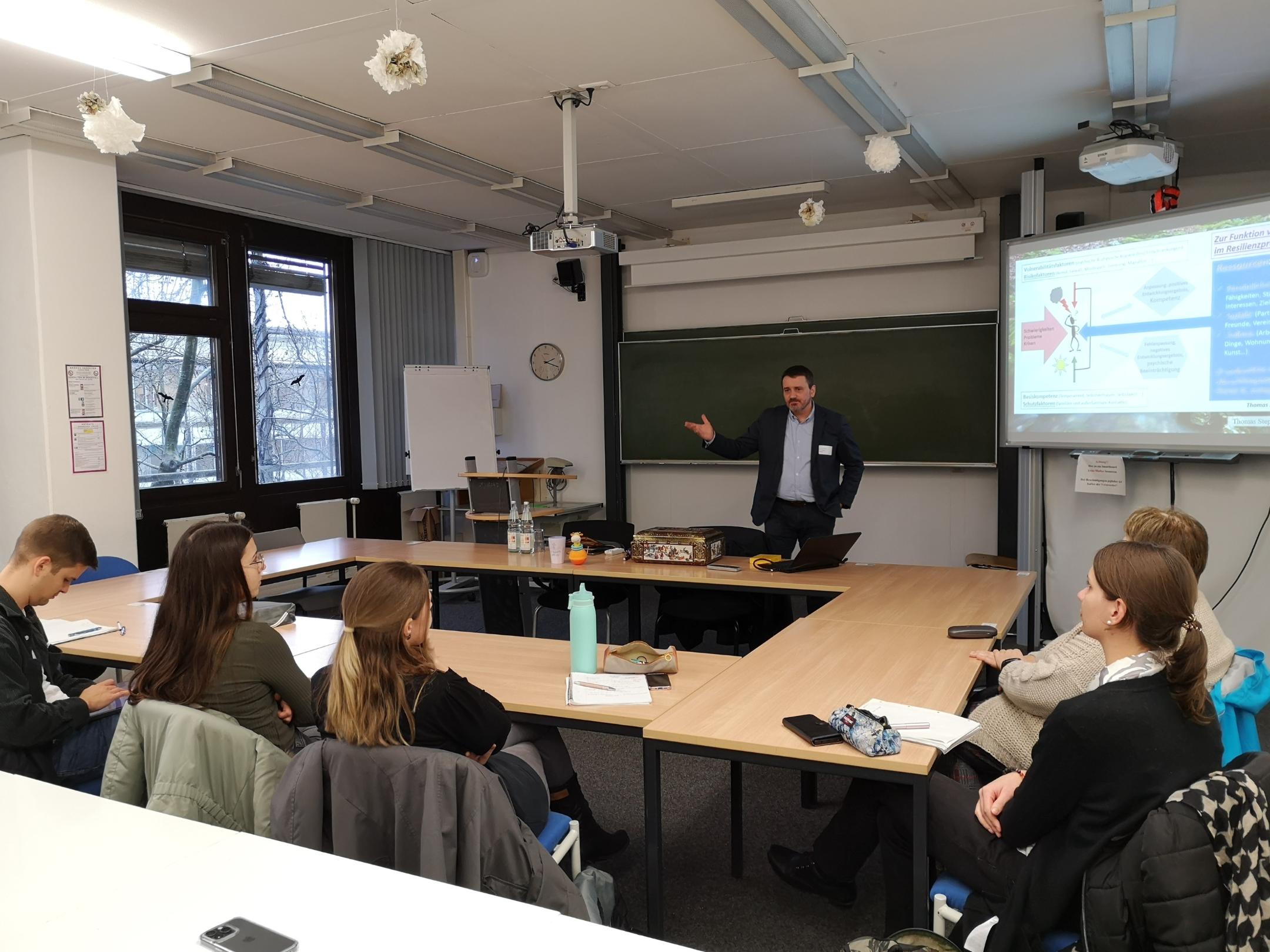 In Workshops konnten die Lehrkräfte bestimmte Themen vertiefen oder sich Anregungen für die Unterrichtsgestaltung holen.