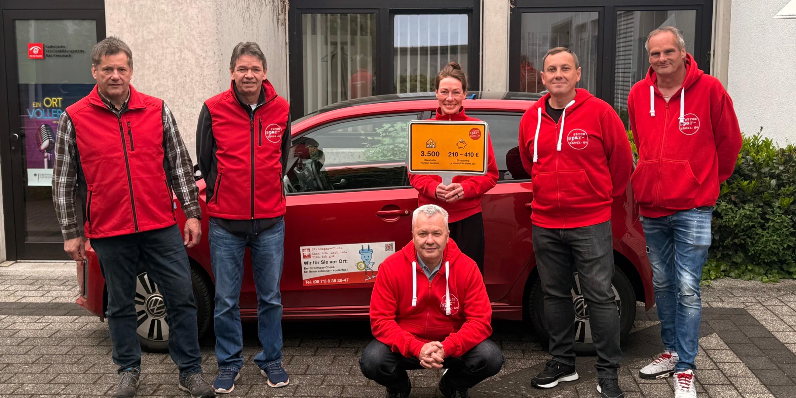 Das Stromspar-Check-Team rund um Koordinatorin Diana Dahm.