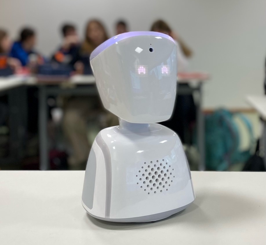 Mit dem Teleavatar kann das erkrankte Kind am Unterricht teilnehmen, die Klasse sehen und sich zu Wort melden.