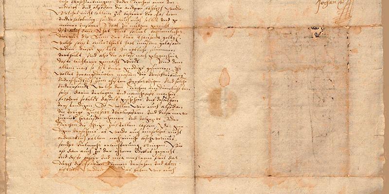 Das historische Dokument zeigt die Verfügung des Kurfürsten Johann von Schönenberg, mittels der er den Kredit und die Zinsforderung an die damaligen Innenstadtpfarreien übertrug.