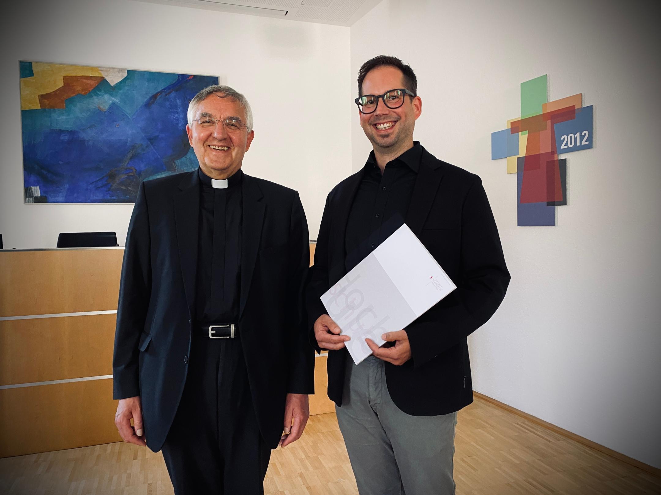 Weihbischof Gebert und Timo Kochems