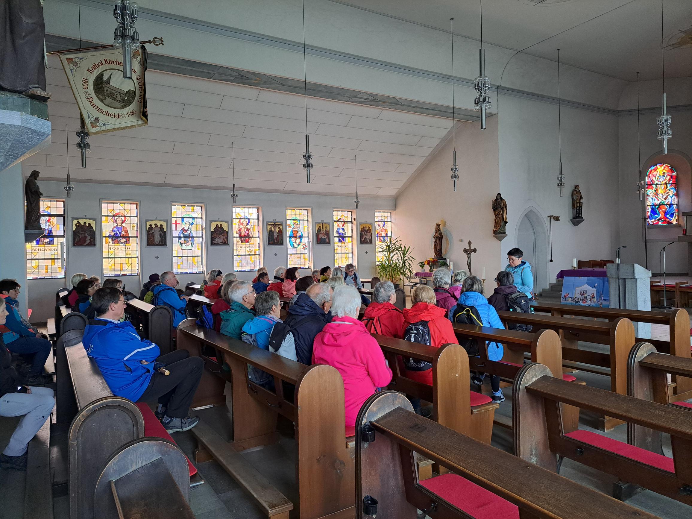 In der Kirche „Johannes der Täufer“ in Damscheid war der Startpunkt.