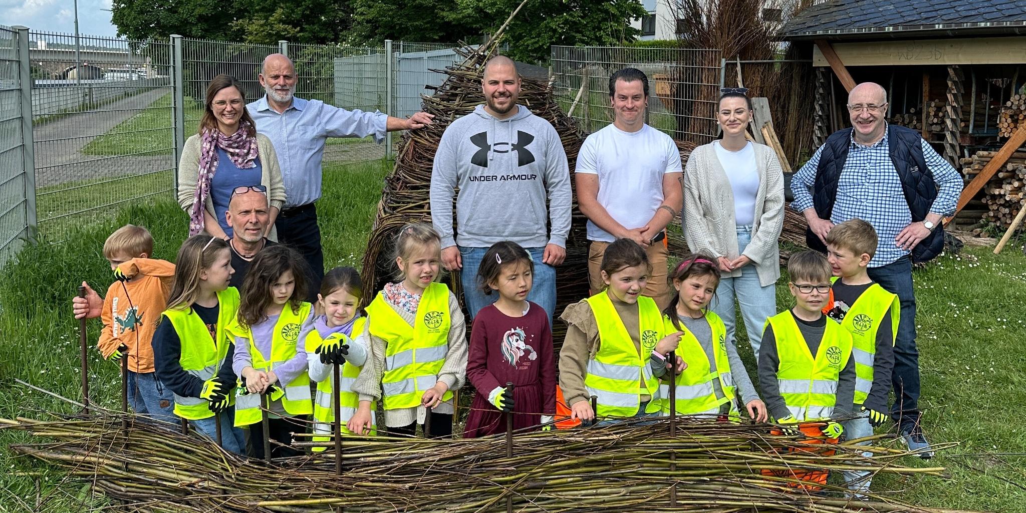 Viel Spaß hatten die Kinder der Katholische Kindertagesstätte St. Beatus bei den Wasserbauern vom Berufsbildungszentrum in Koblenz. Foto: Katholische Kindertagesstätte St. Beatus