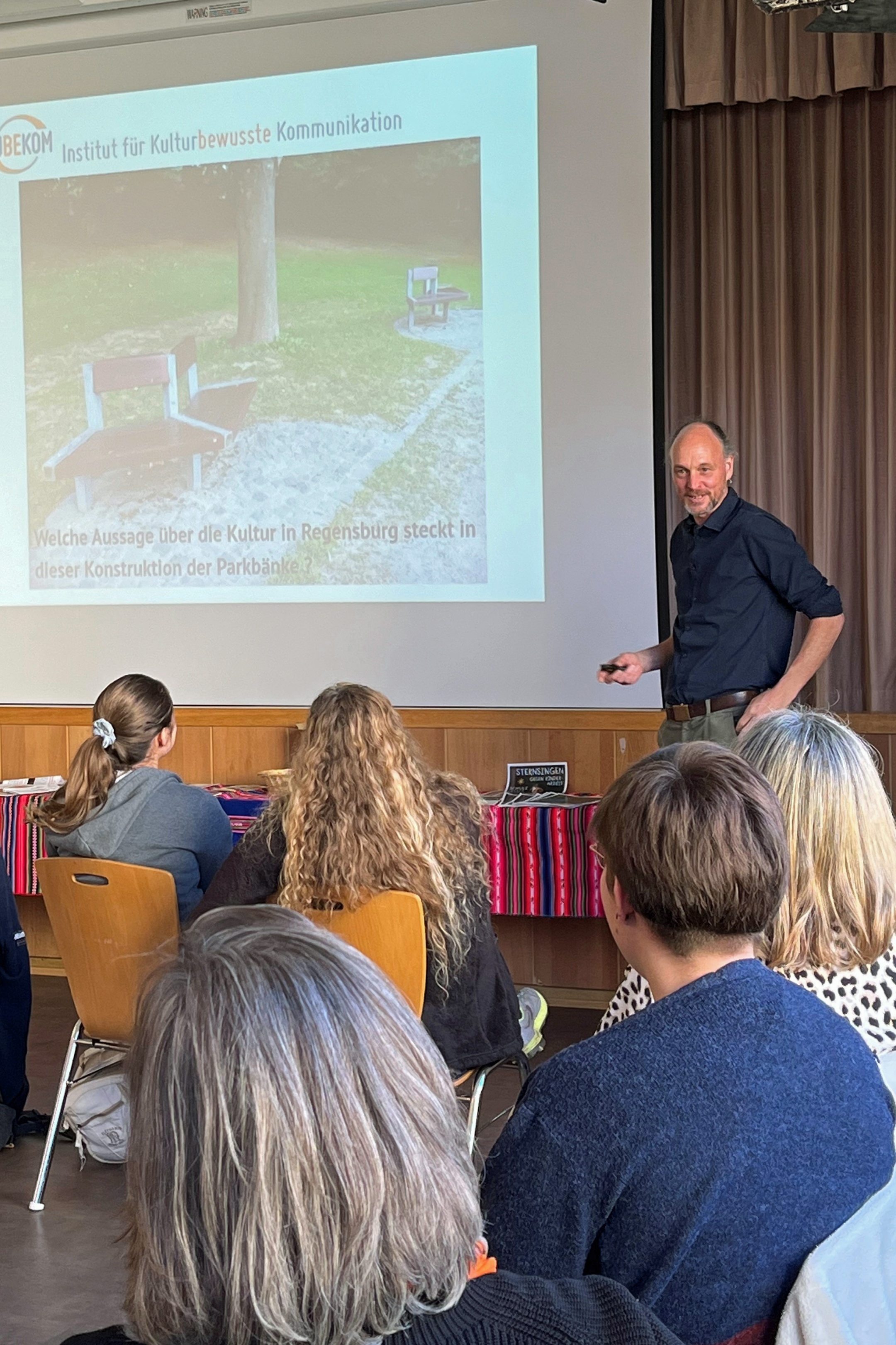 Maximilian Engl von Kubekom gibt Tipps und Impulse zur kulturbewussten Kommunikation