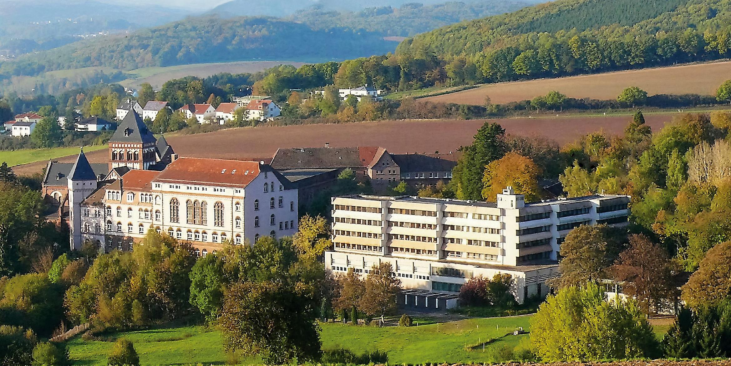 BU: Nach 125 Jahren schließt das Ordensgymnasium Ende Juli seine Tore.