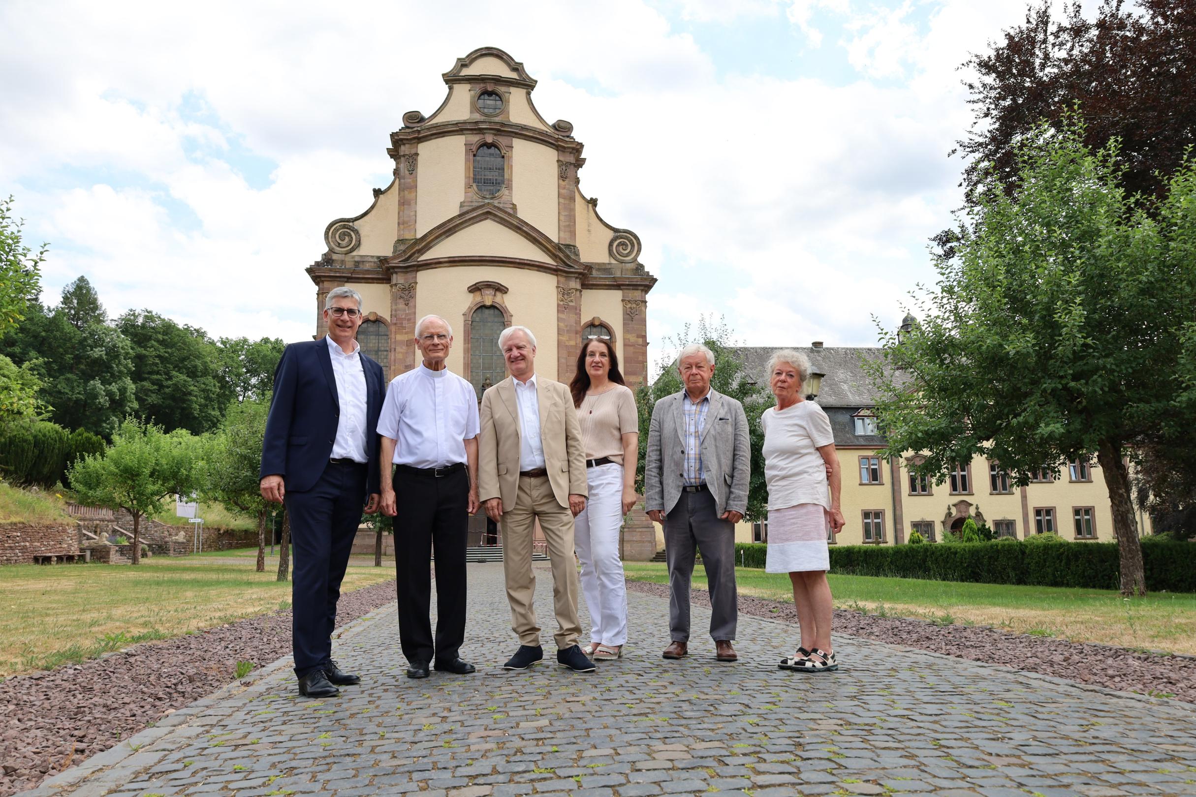 Die Gründungsmitglieder der Genossenschaft Manfred Wagner, Reinhold Bohlen, Andreas Trogsch, Brigitte Lasota, Josef Hennebrüder und Marisa Garcia Floriano (vlnr)