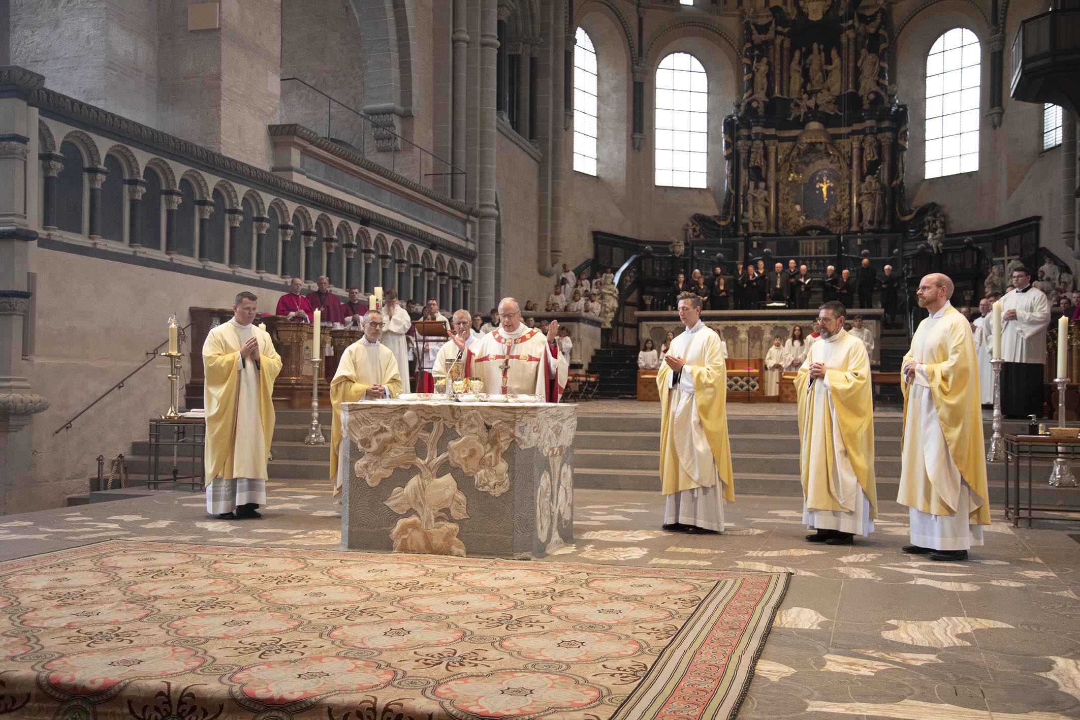 Nach der Weihe feierten Jagodin und Wilbertz die Eucharistie